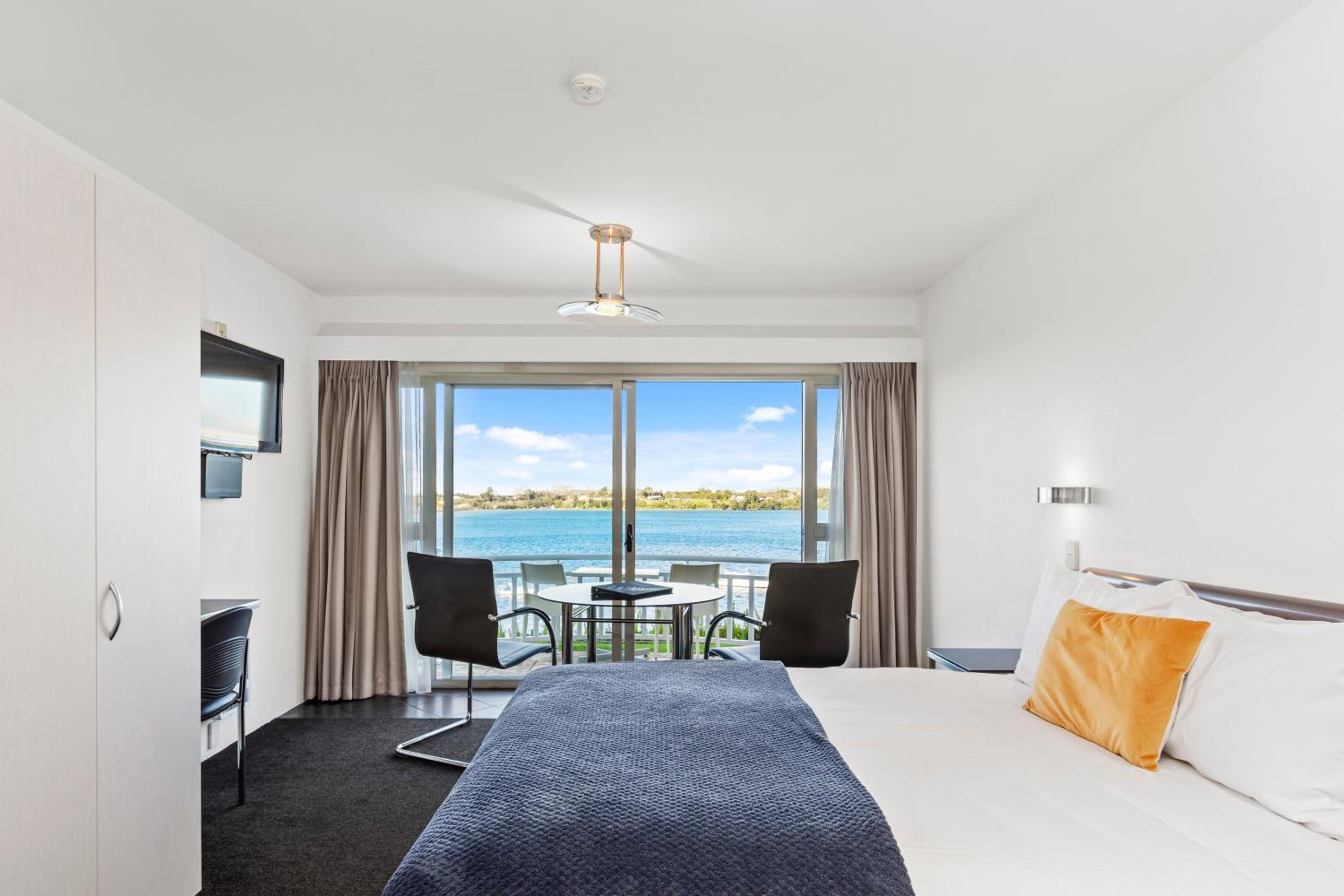 Executive Waterfront Queen Suite with Patio