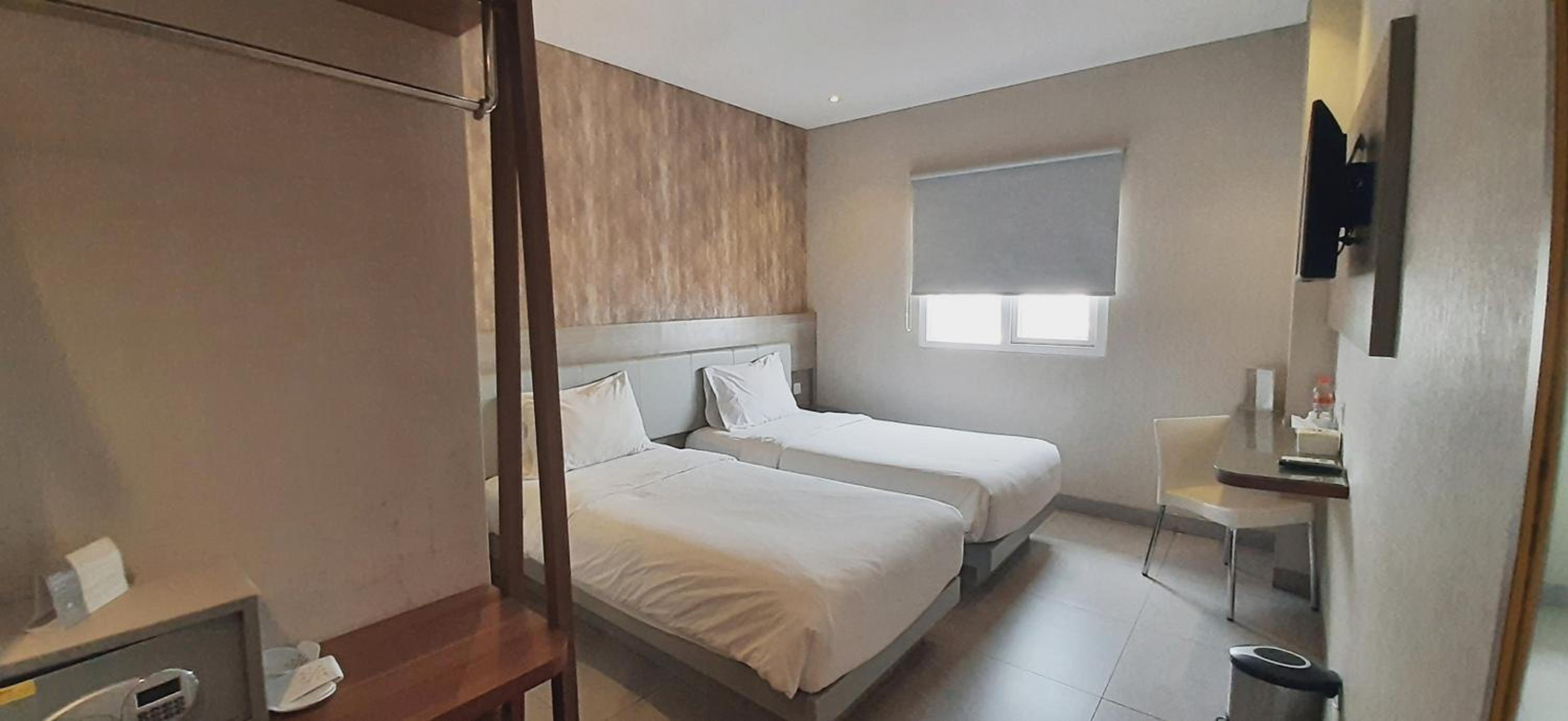 Standard Twin Room - Photo 1