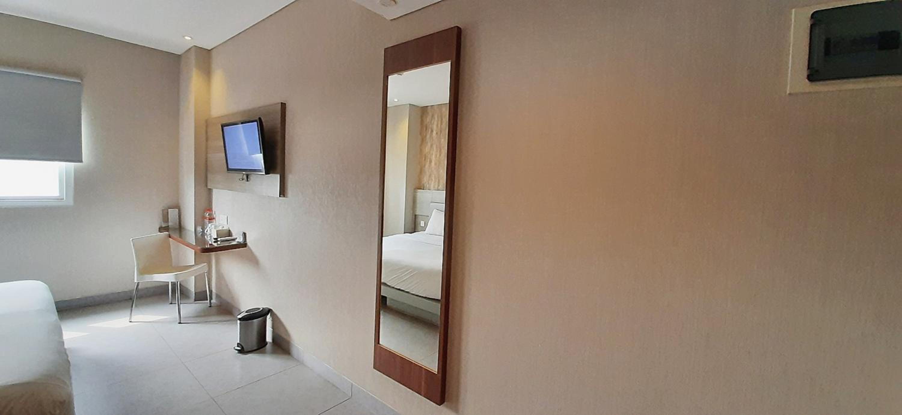 Standard Queen Room - Photo 2