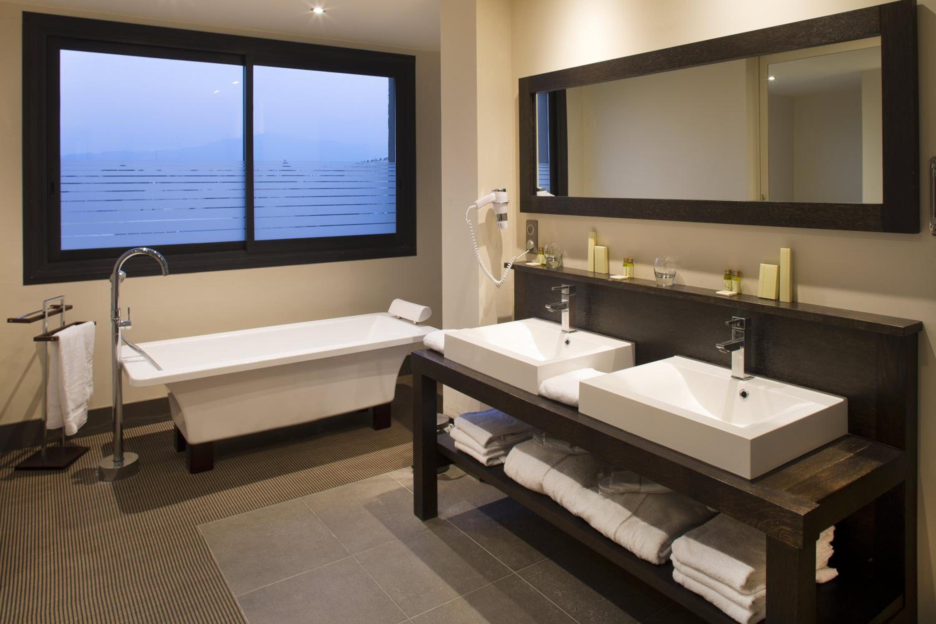 Junior Suite (3 Adults) photo 3