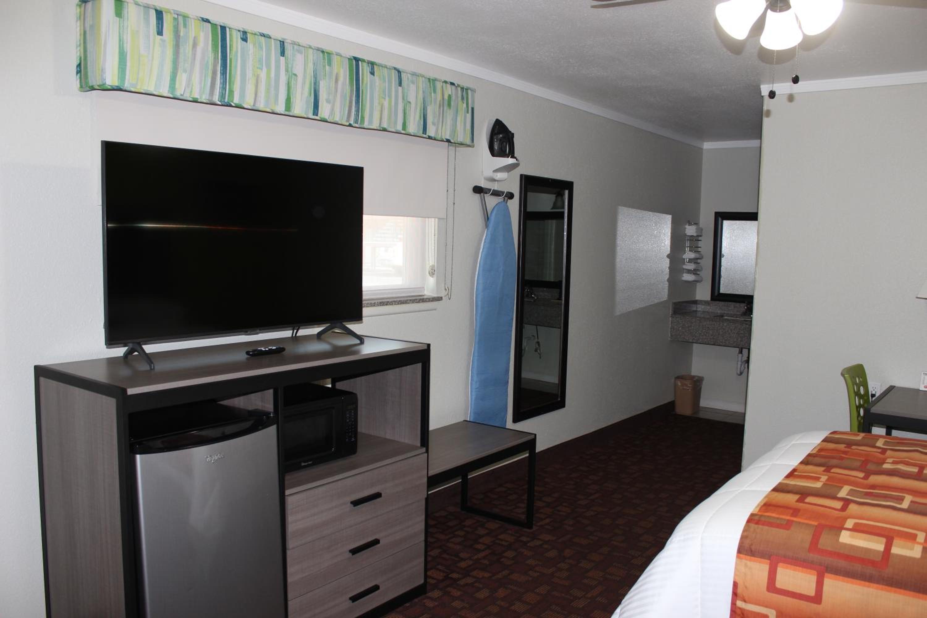 Double Room with Two Double Beds - Non-Smoking - Photo 2