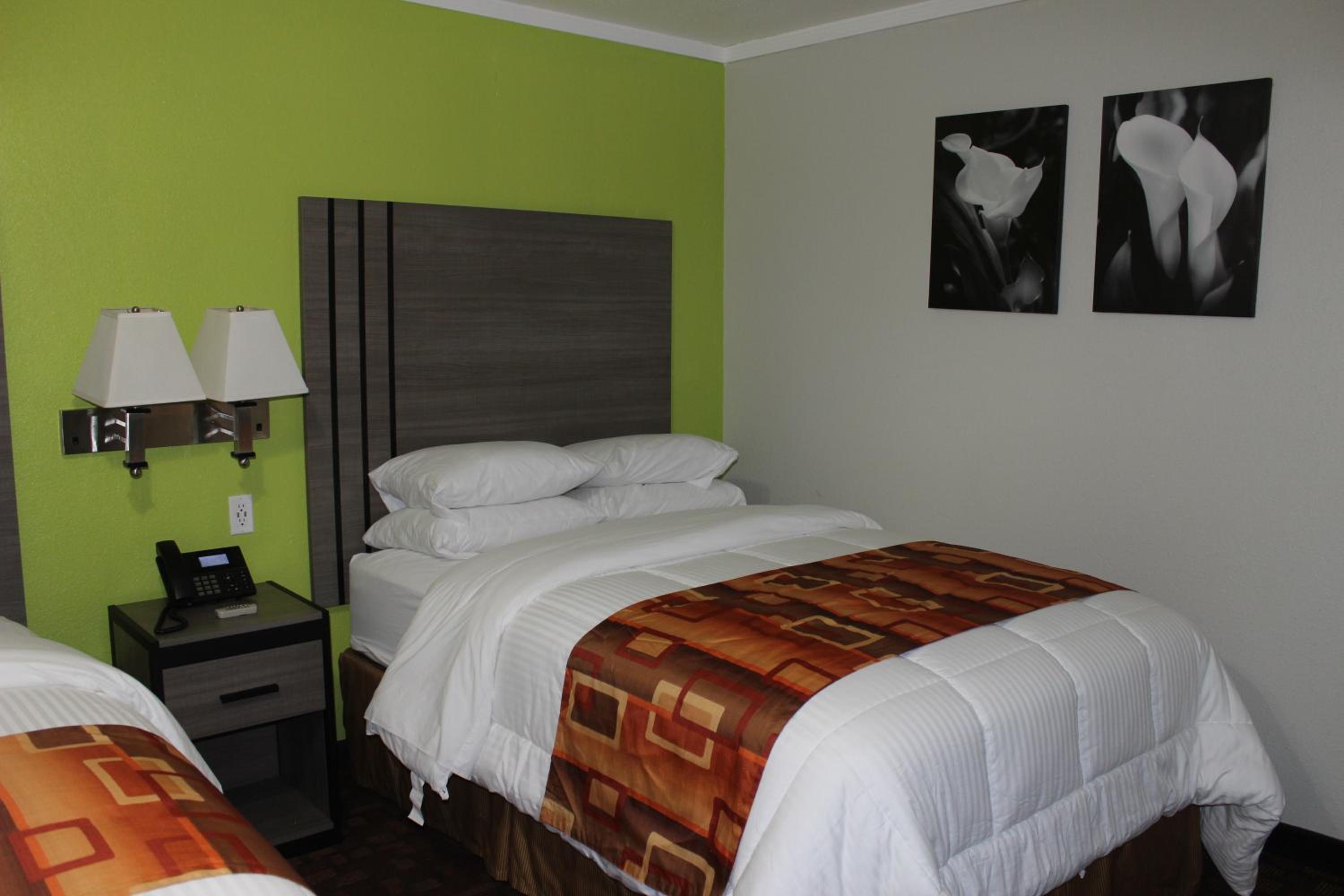 Double Room with Two Double Beds - Non-Smoking - Photo 16
