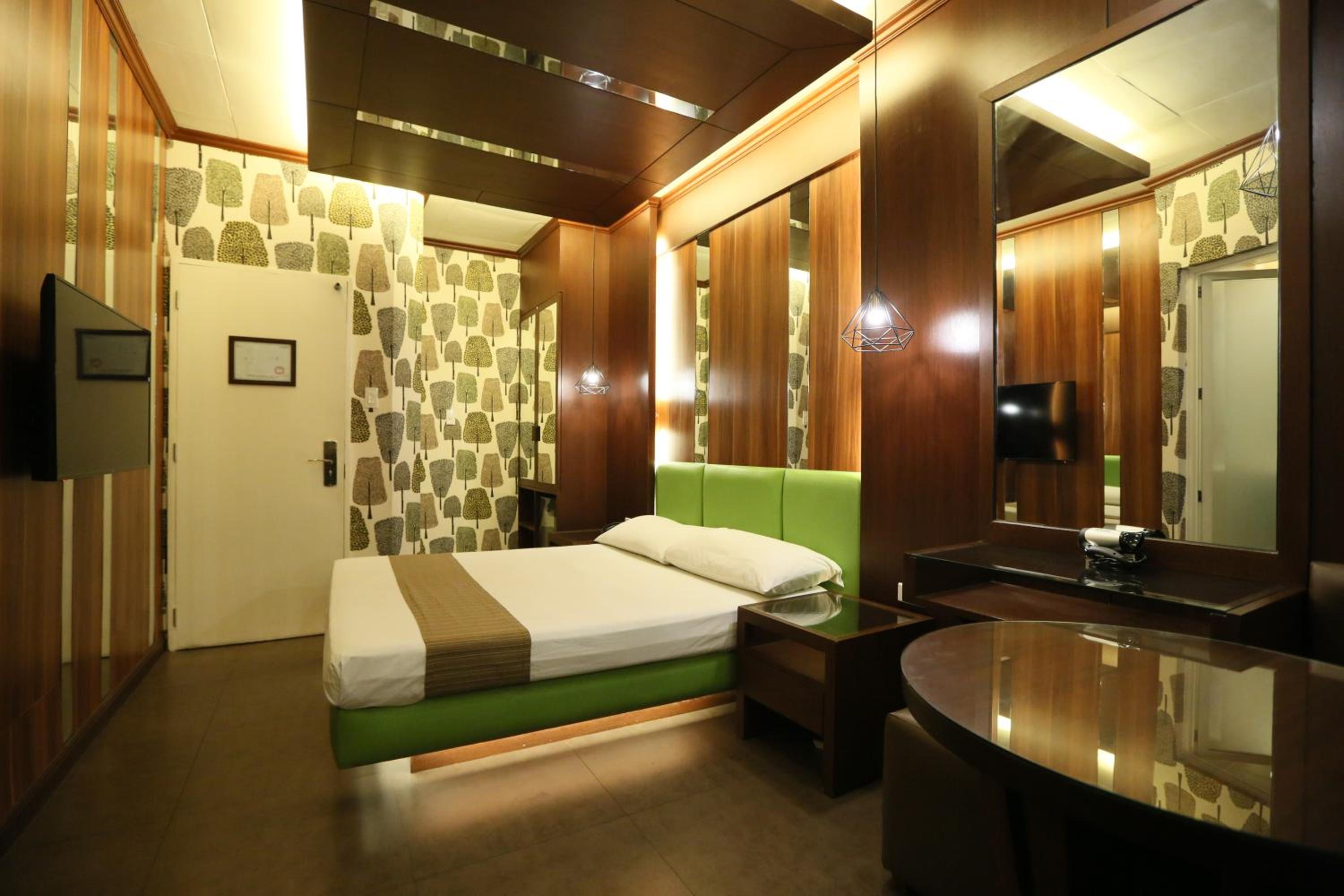 Deluxe Room - Photo 2