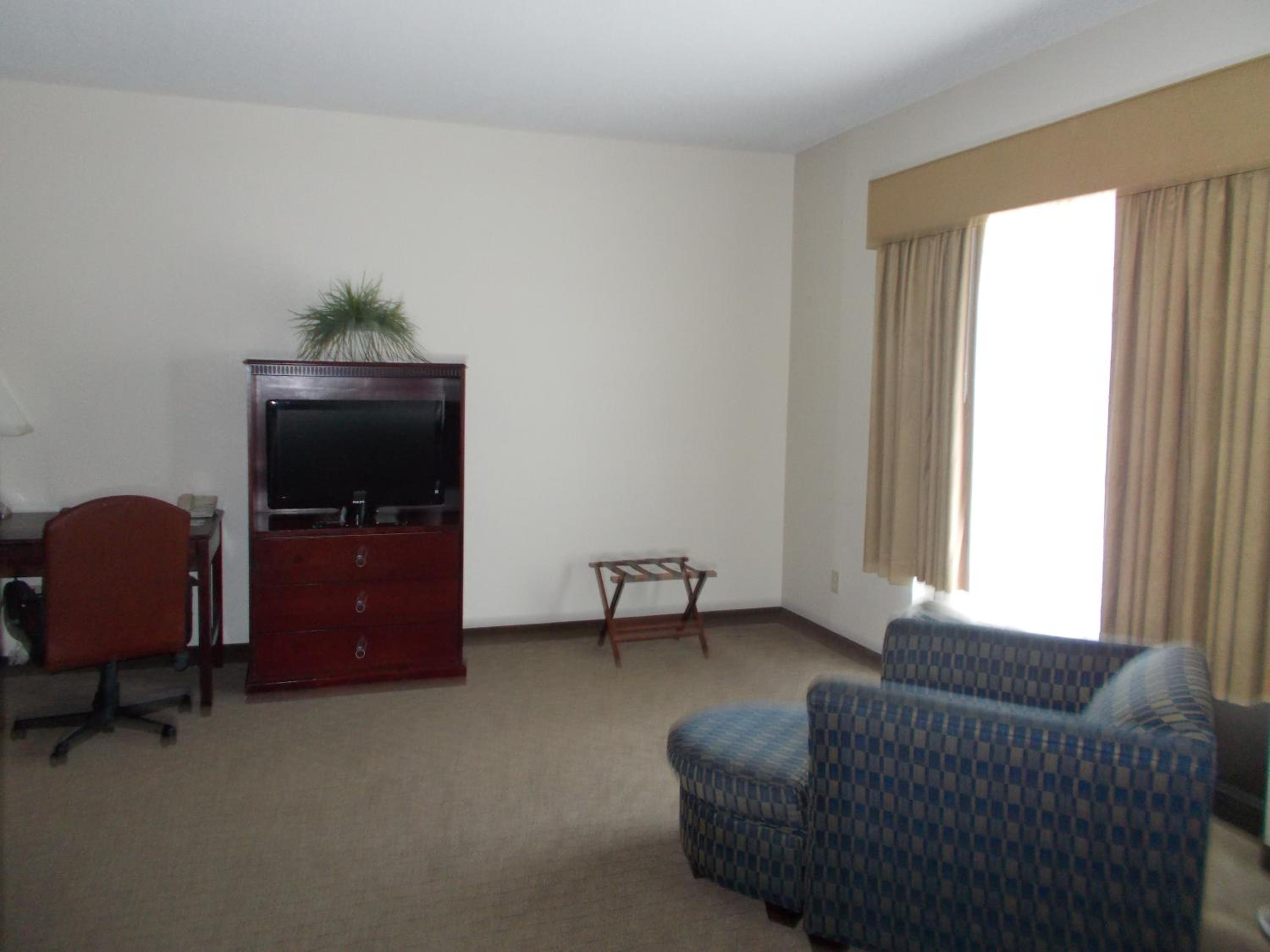King Studio Suite - Non-Smoking - Photo 1