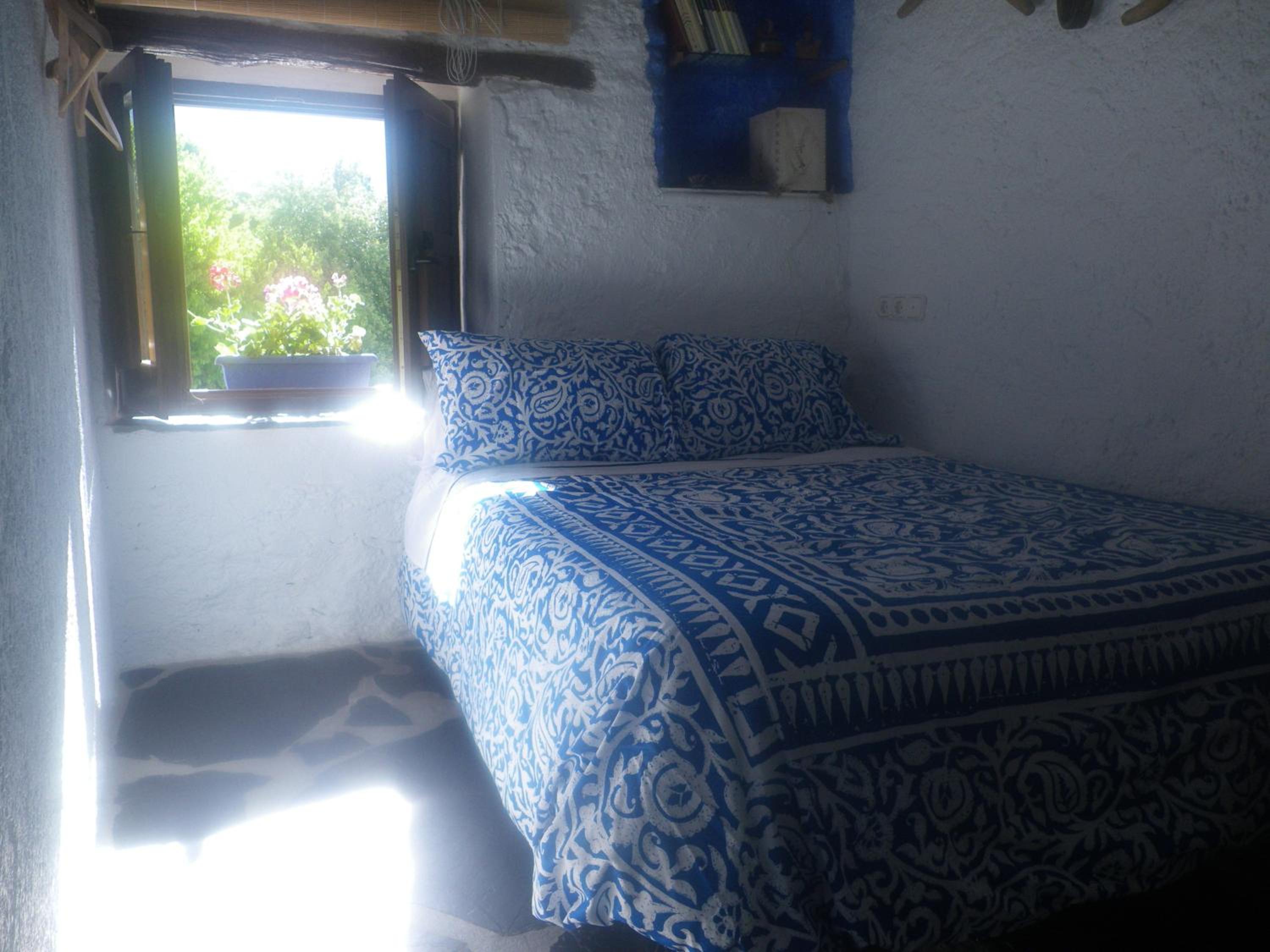 Three-Bedroom House - Photo 8