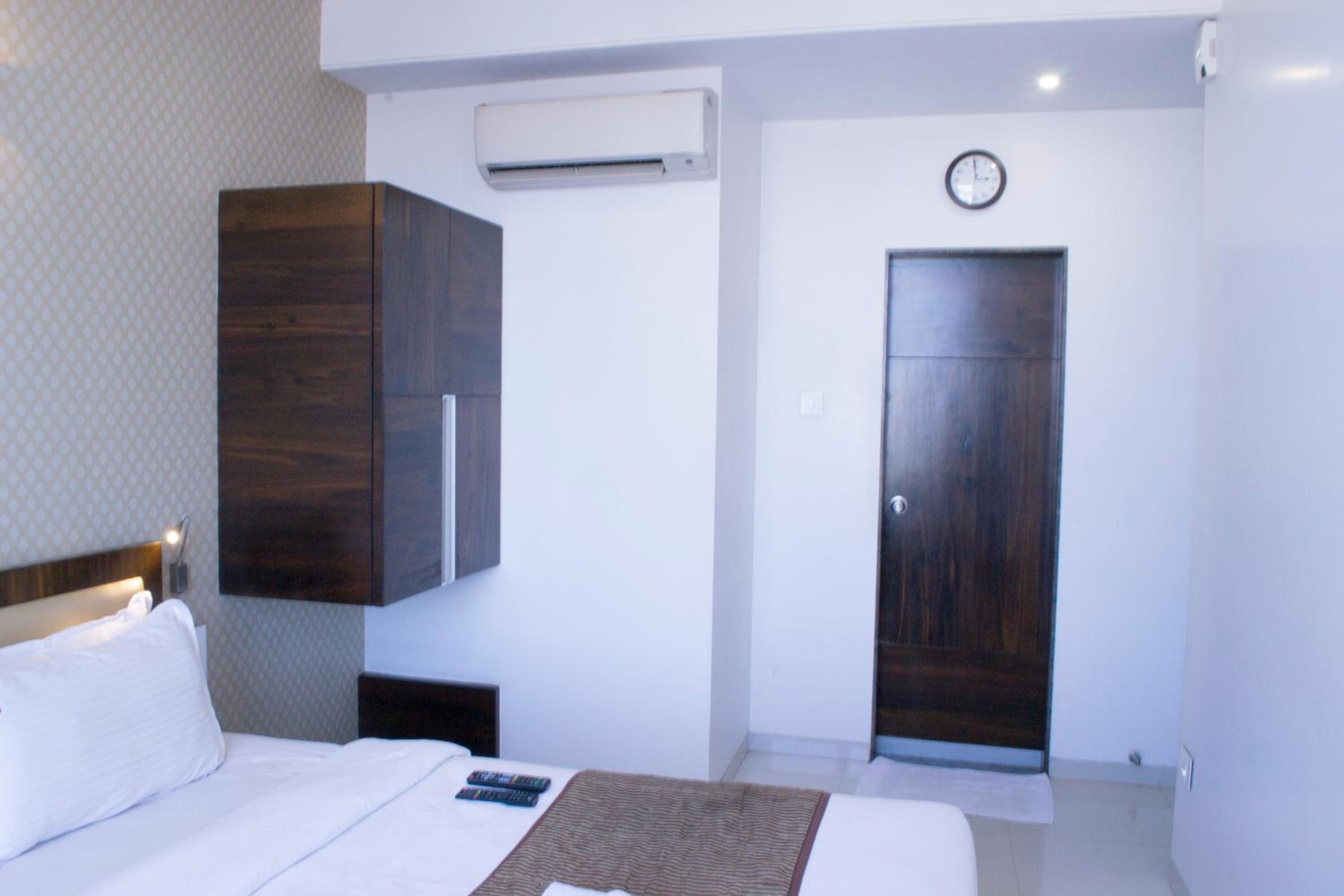 Double Room - Photo 7