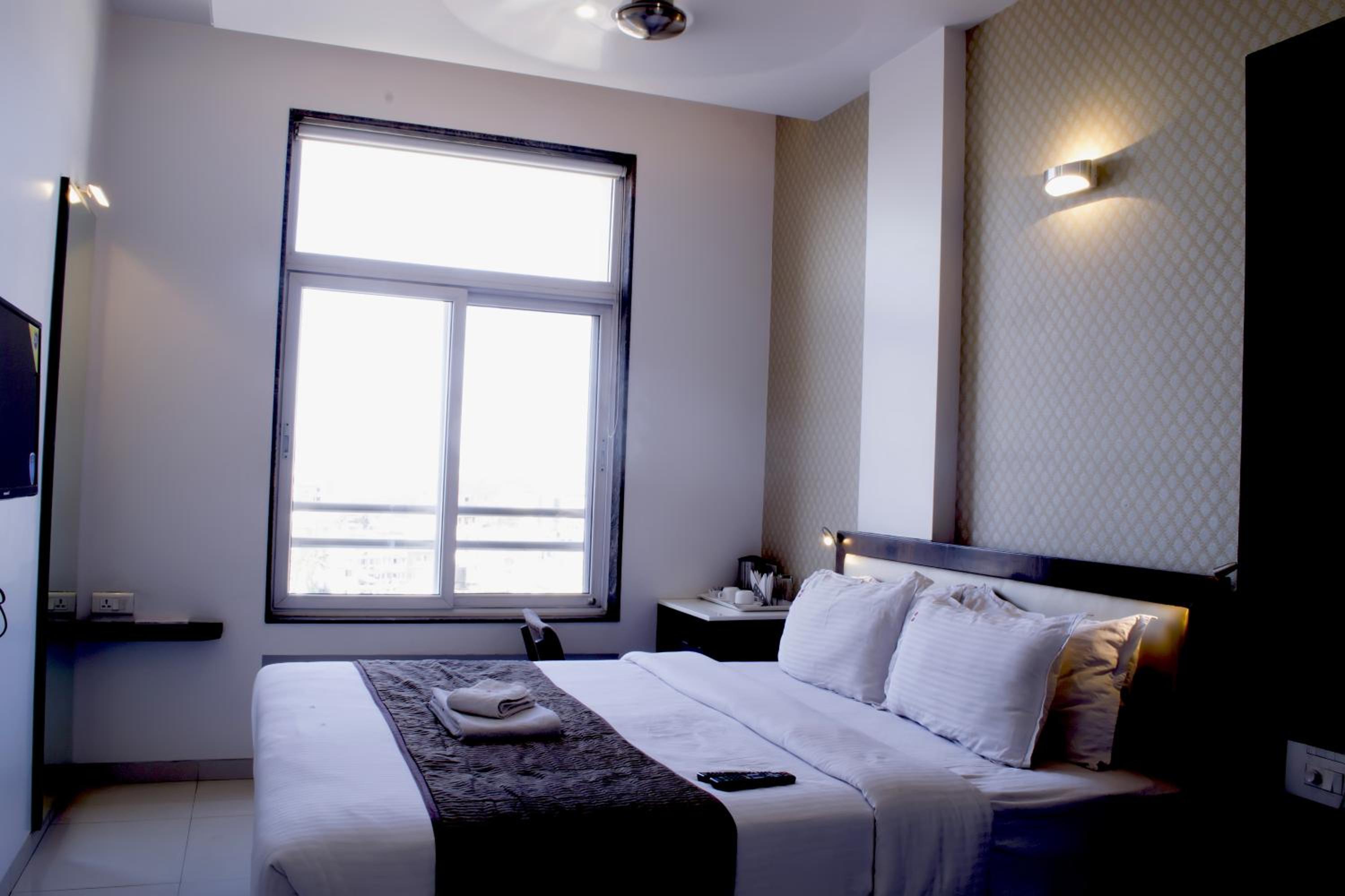 Standard Double Room with Fan - Photo 14