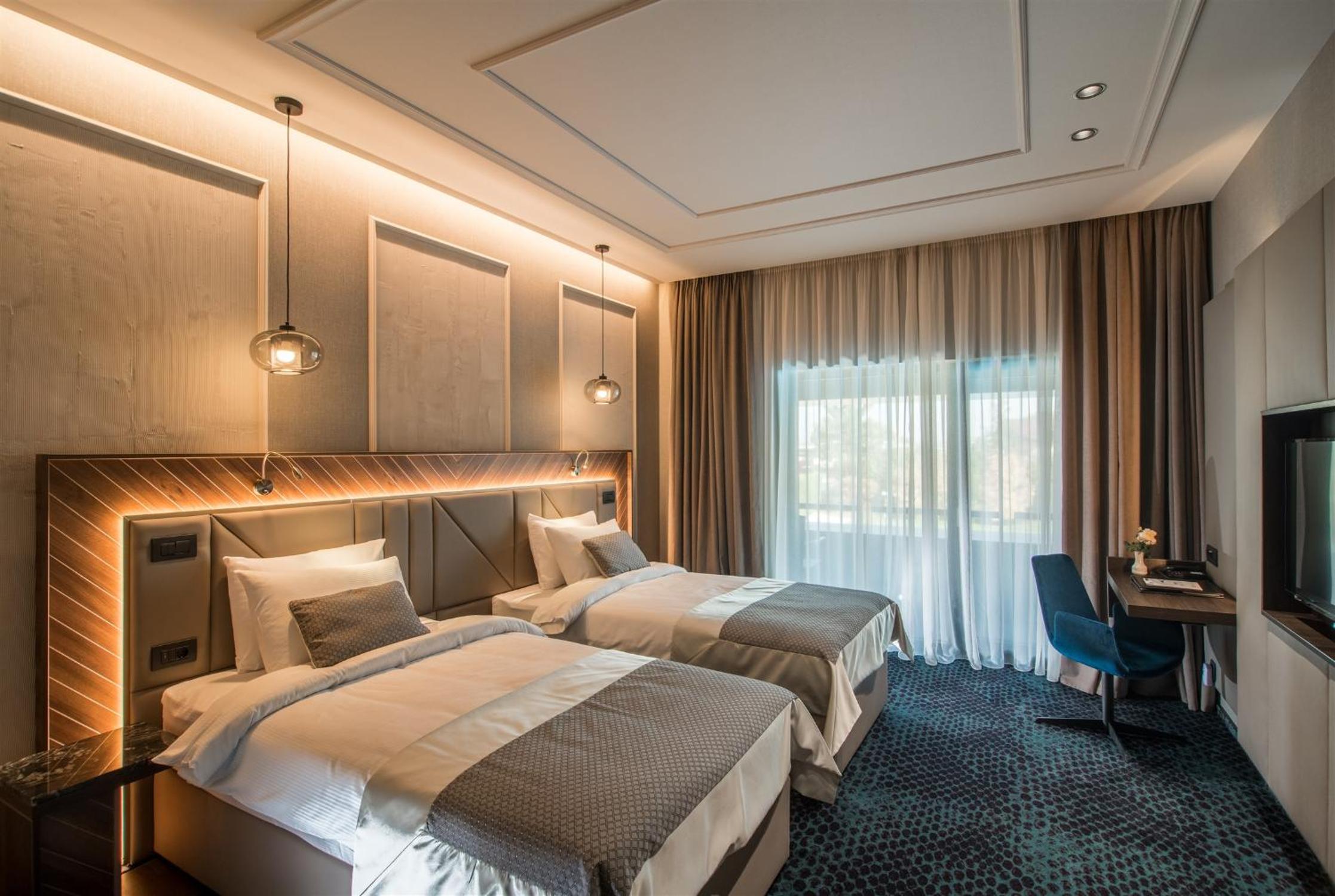 Deluxe Double Room with Shower