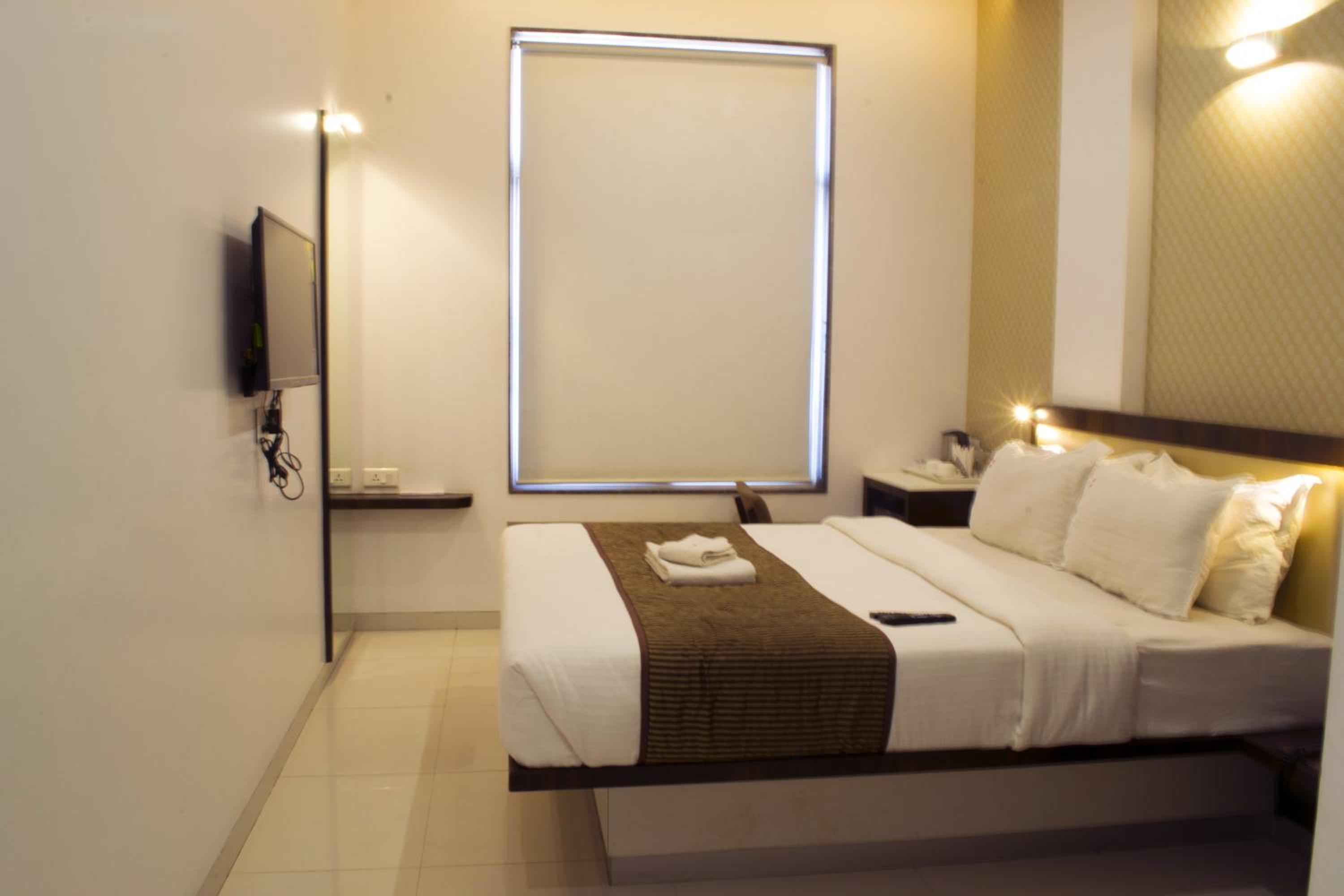 Double Room - Photo 13