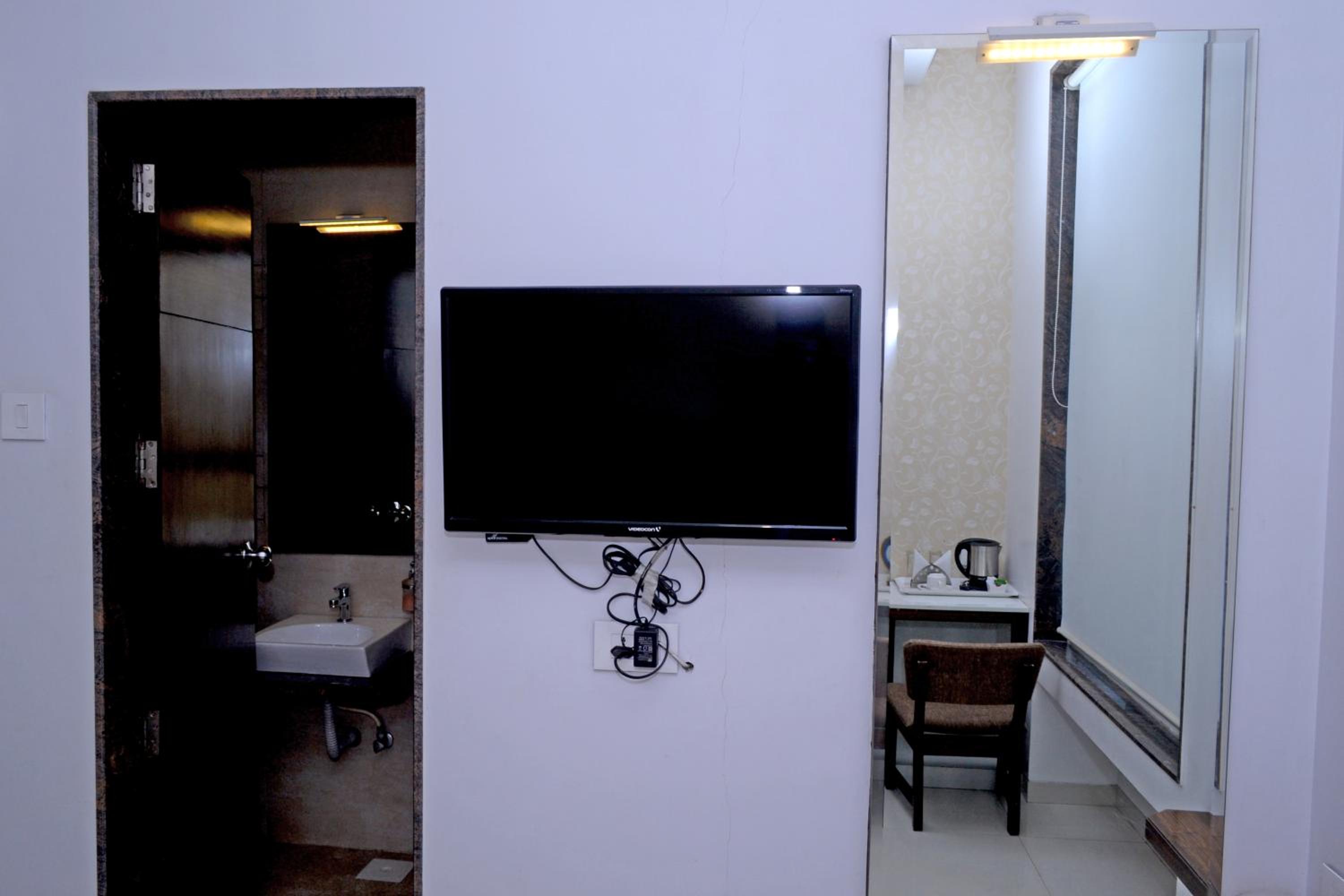 Double Room - Photo 9