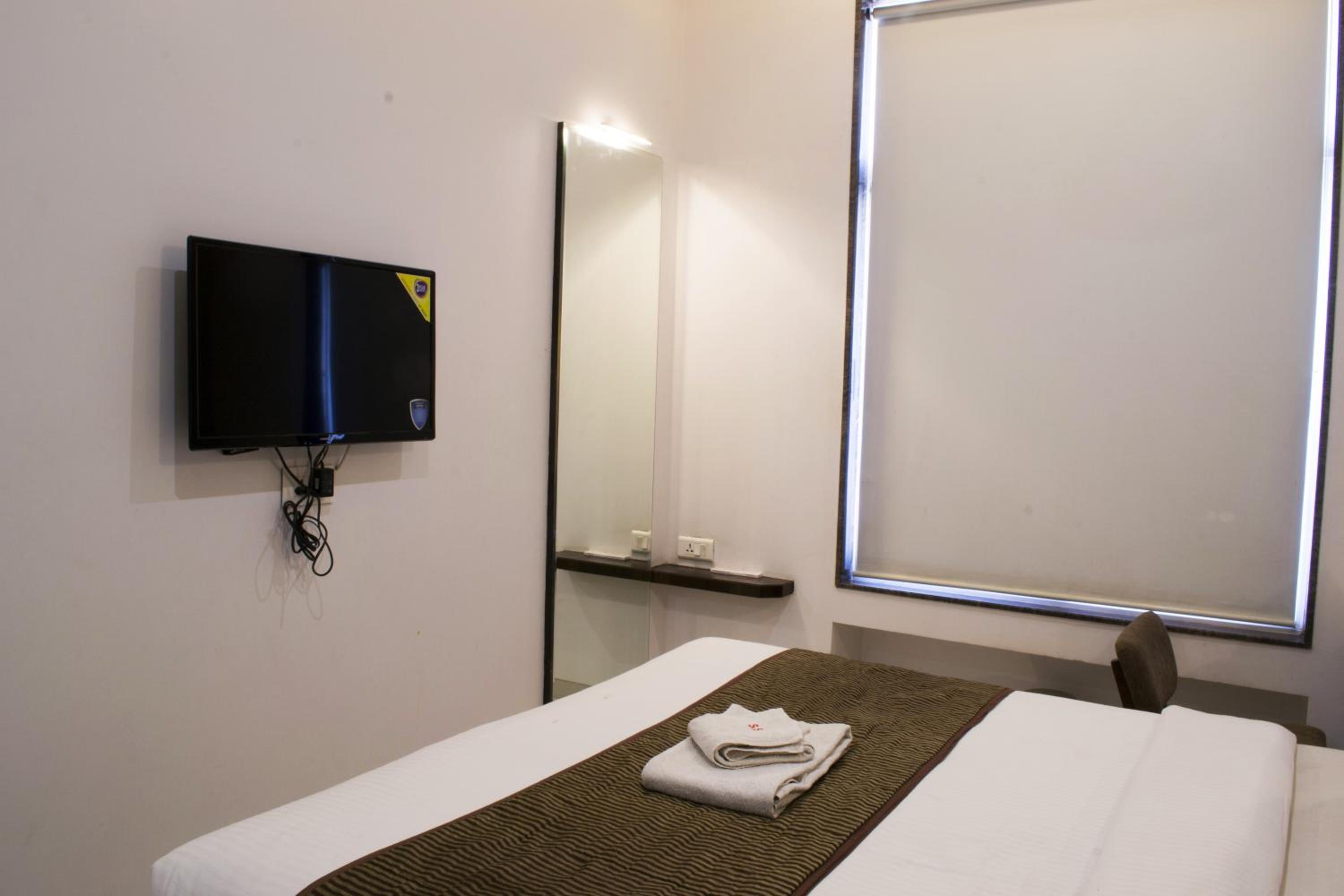 Double Room - Photo 11