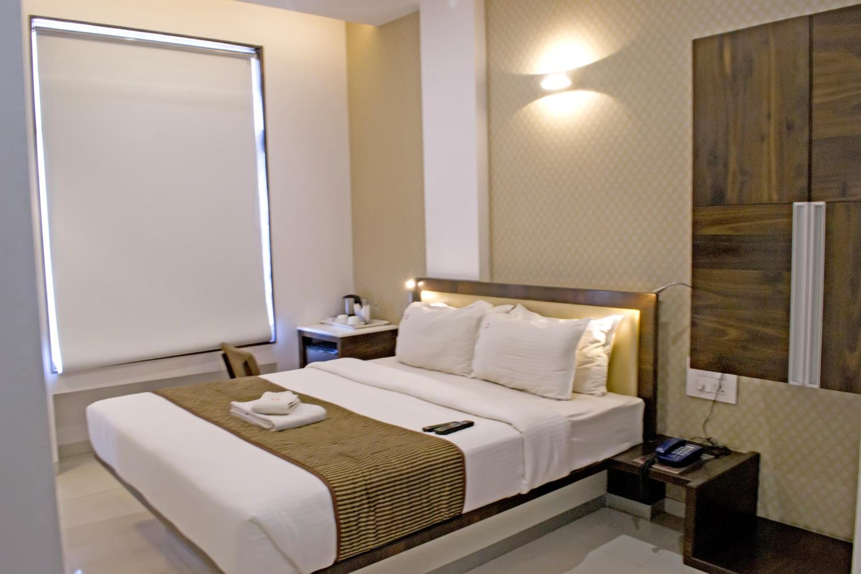 Double Room - Photo 15