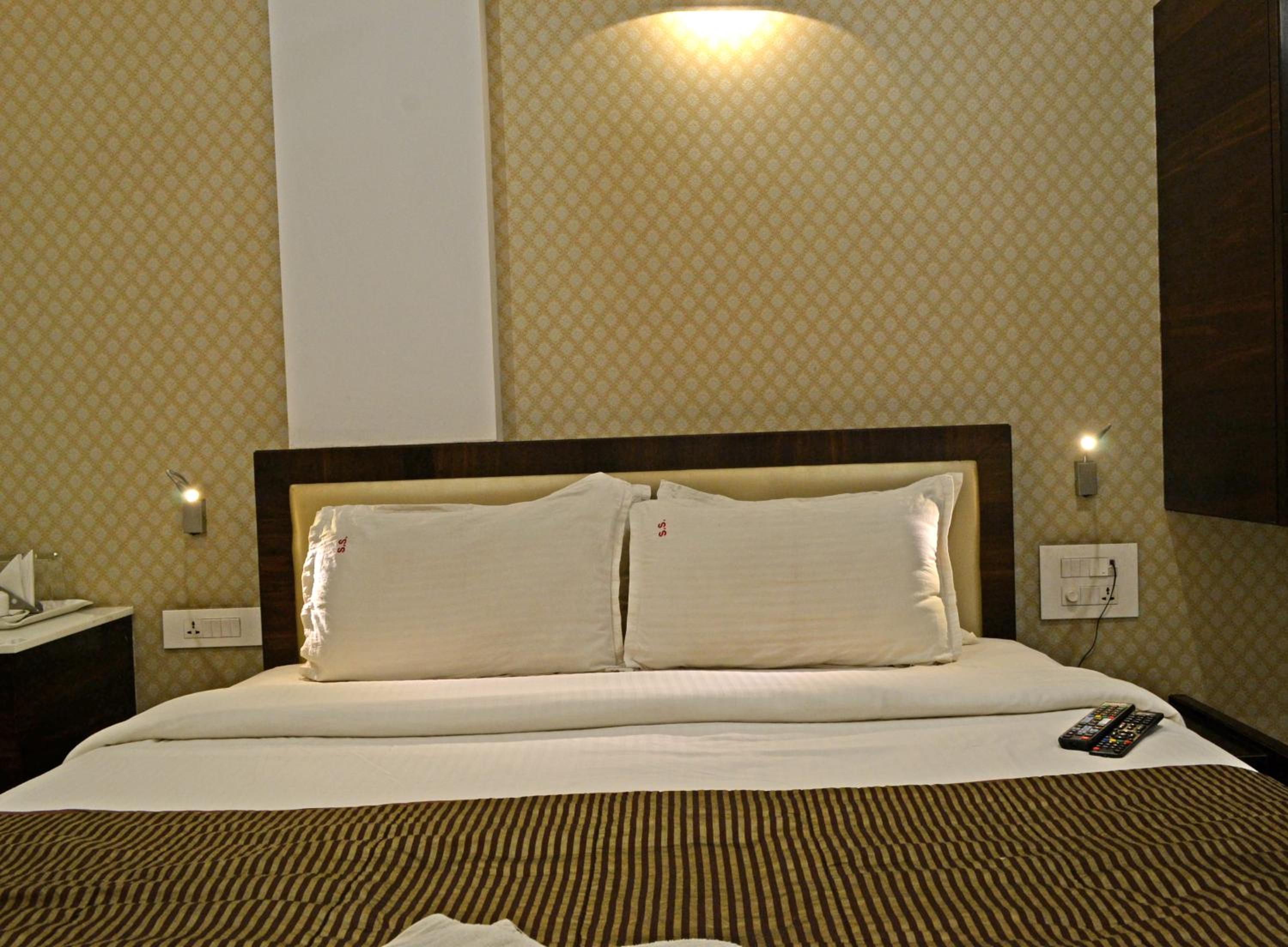 Double Room - Photo 18