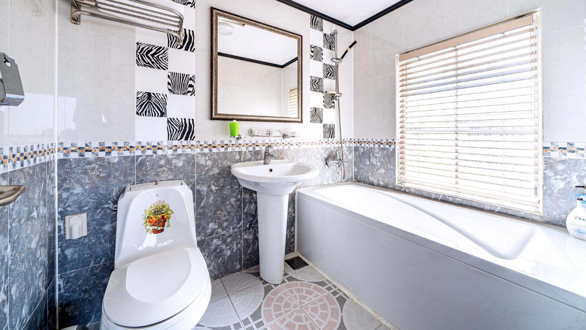 One-Bedroom House - Photo 8