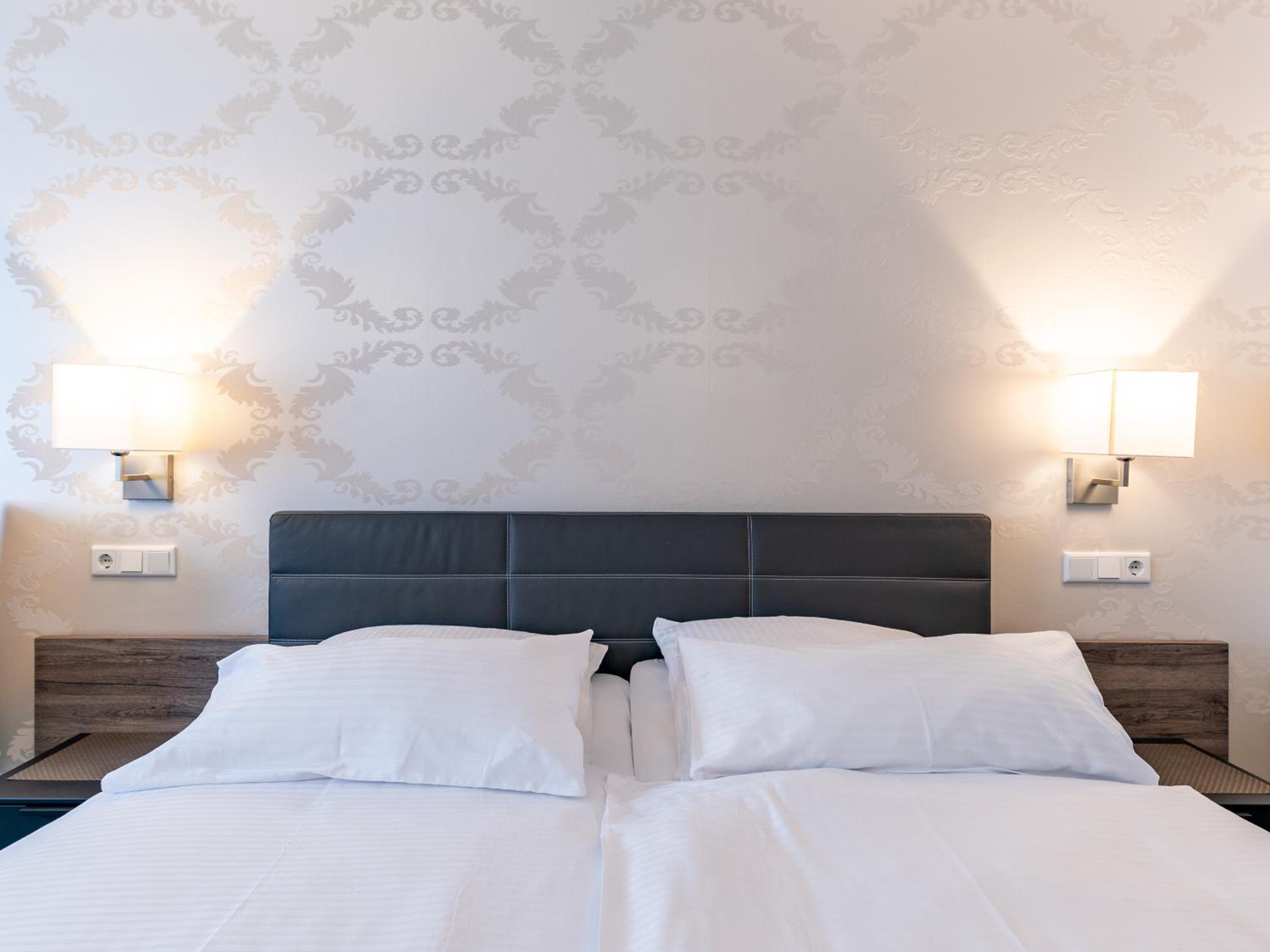 Deluxe Room - Photo 5