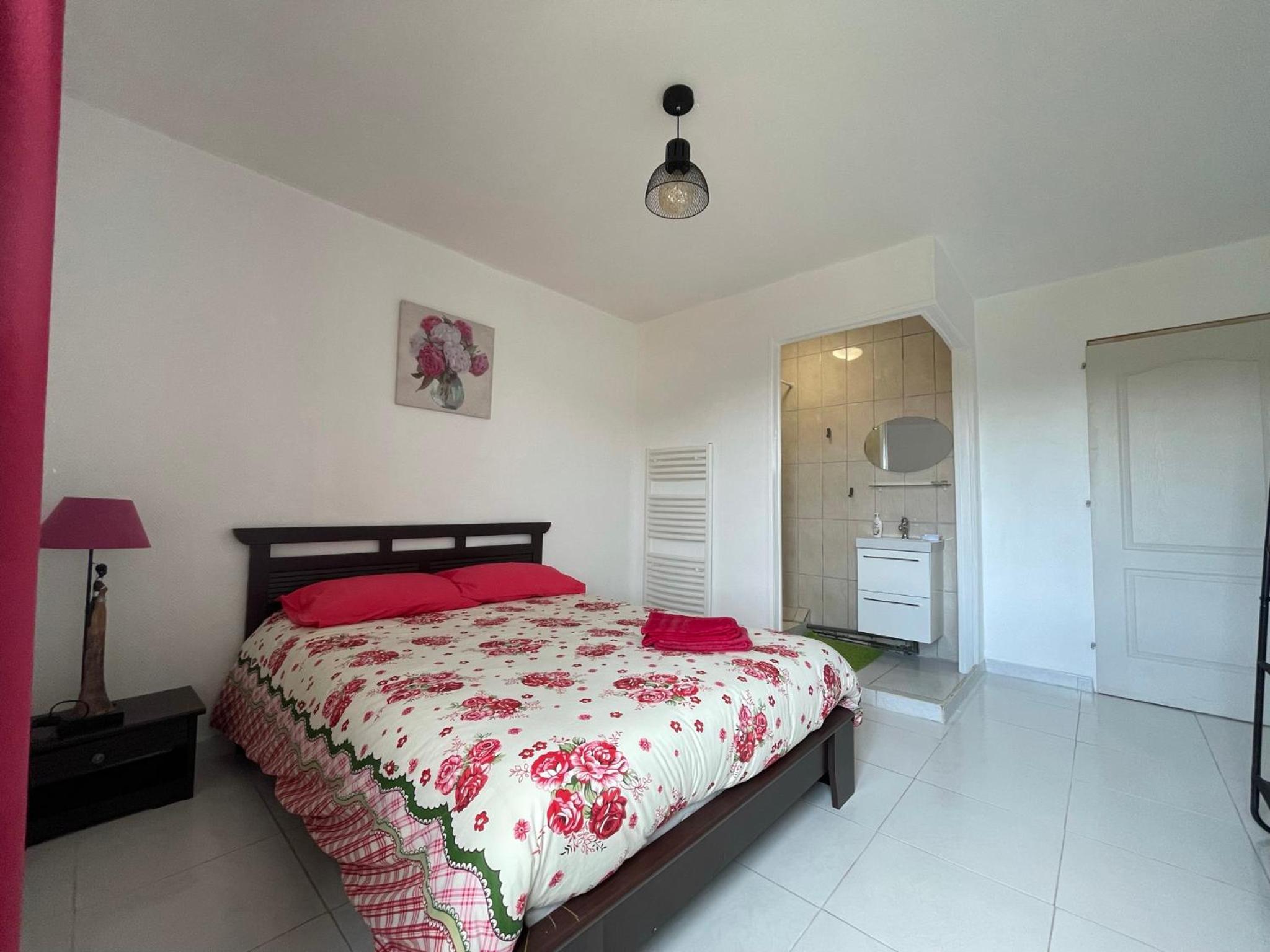 Double Room - Photo 8