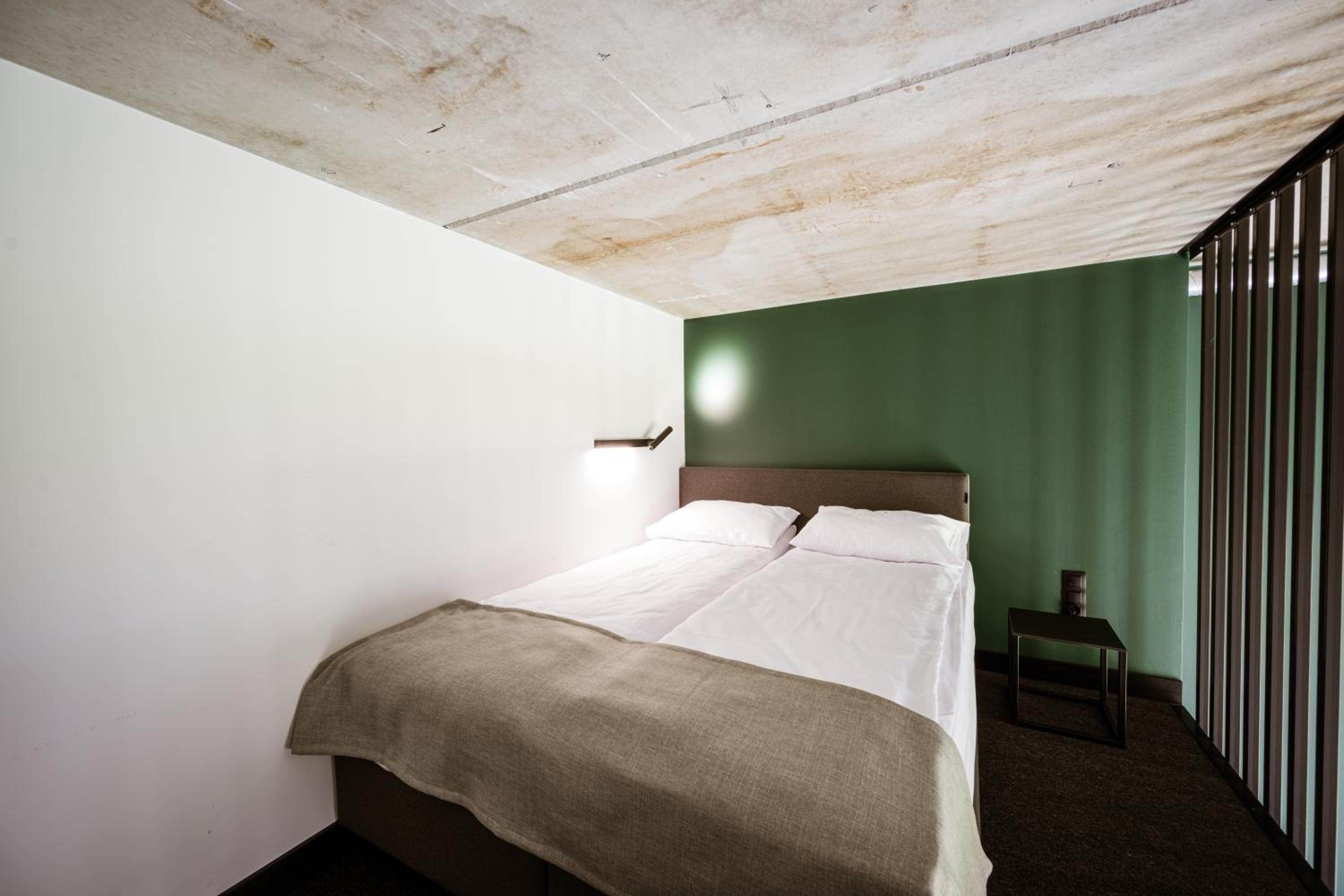 Executive Suite - Photo 6