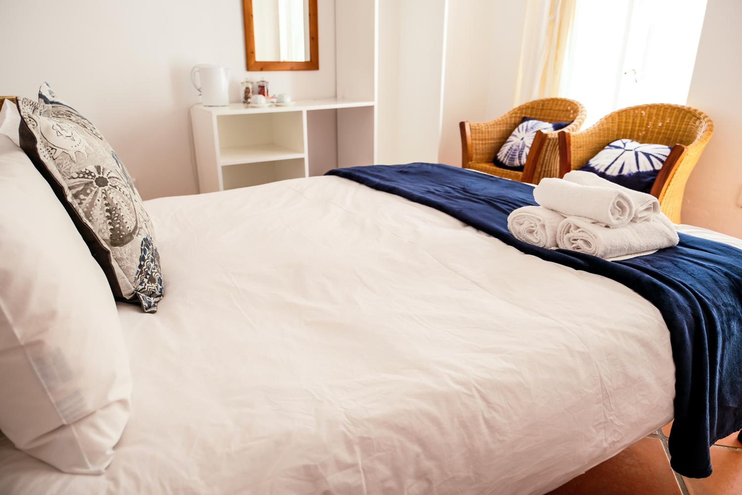Double Room with Courtyard View - Photo 14