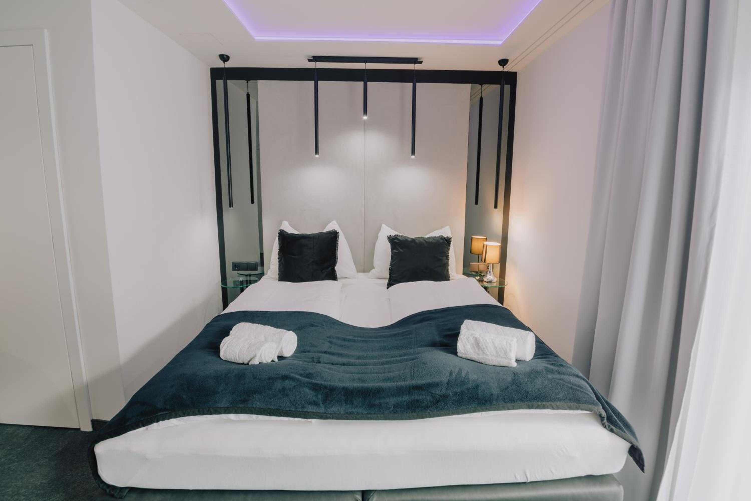 Double Room with Balcony photo 3