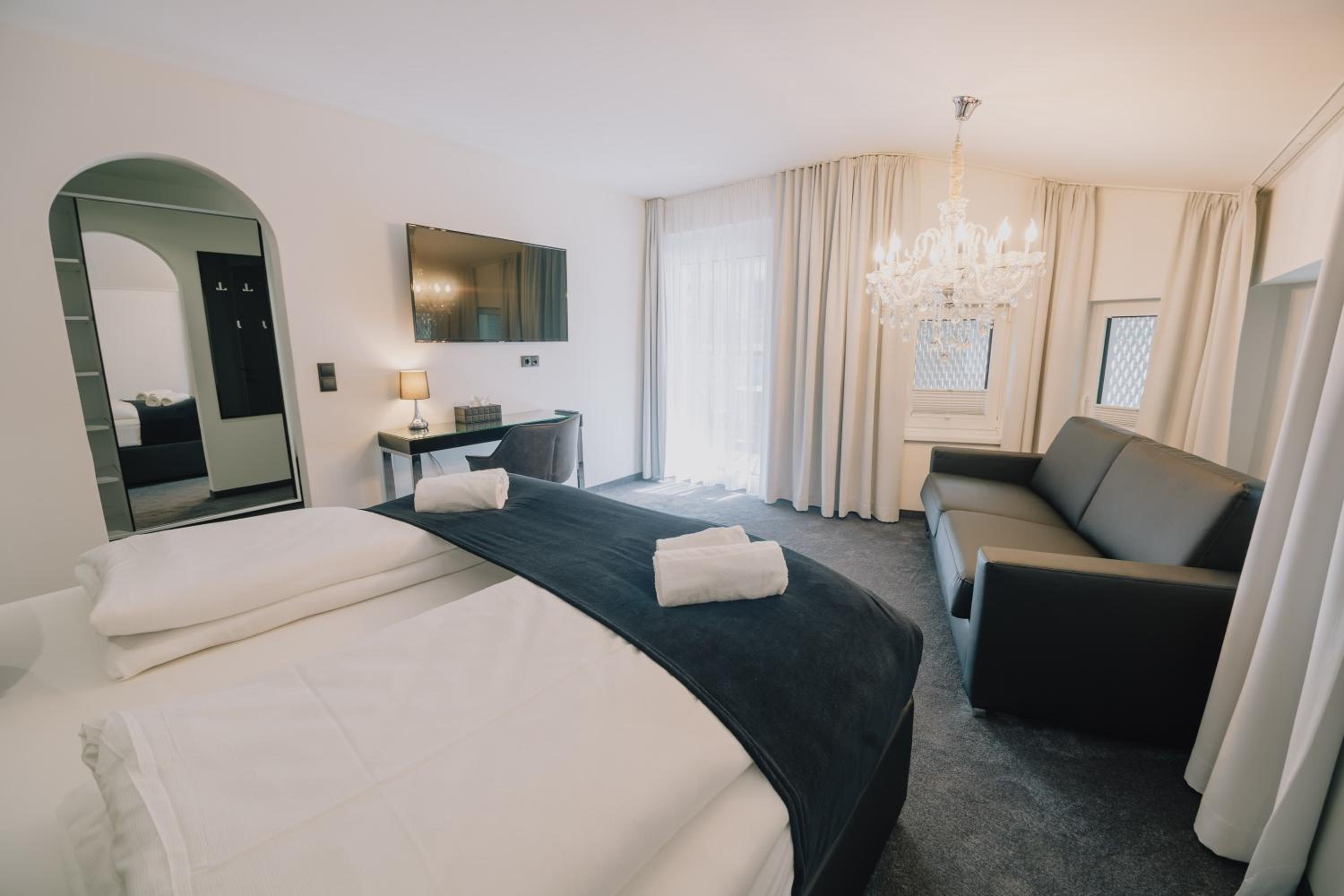 Double Room with Extra Bed (4 adults) photo 2