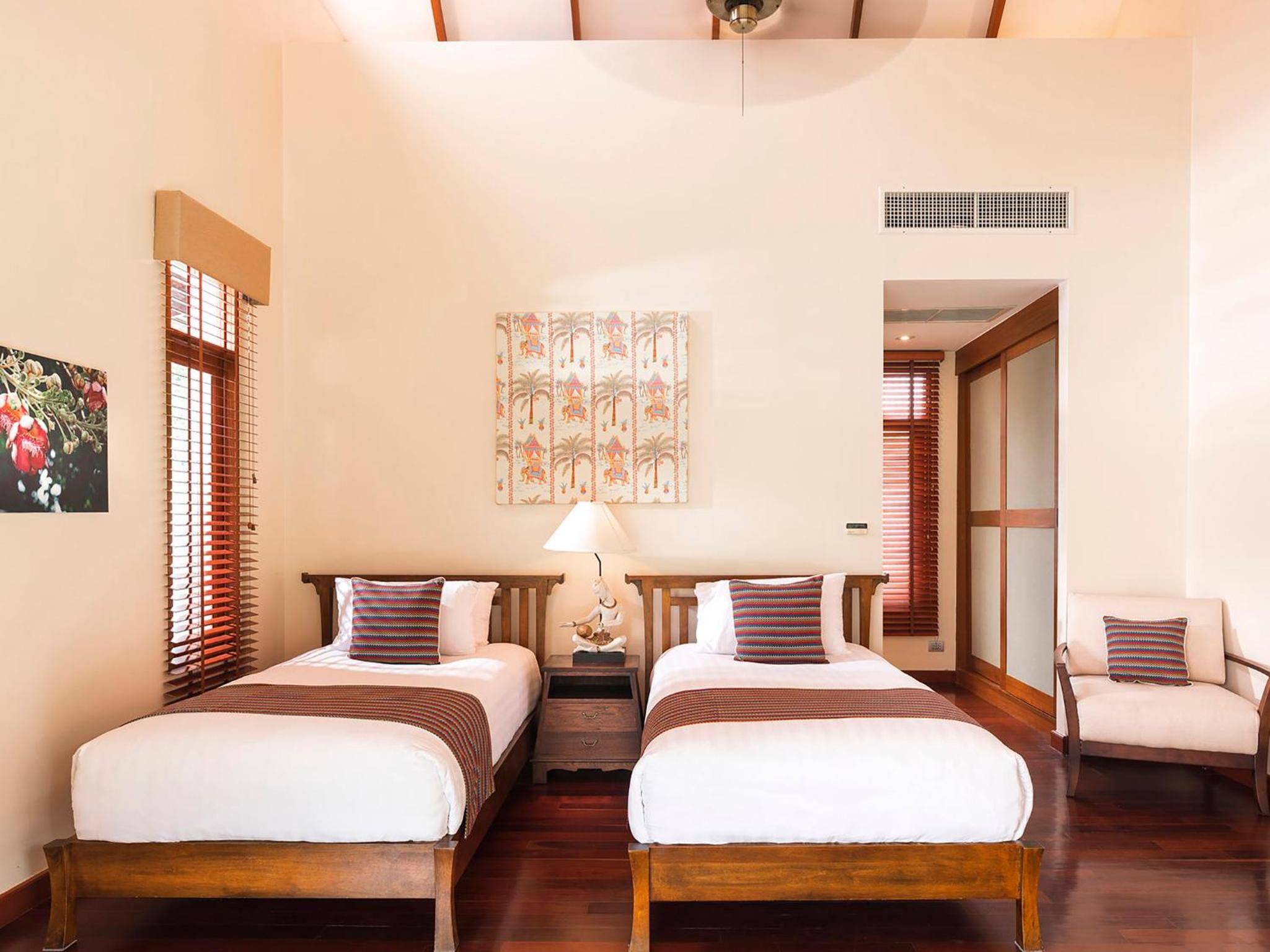 Villa with Sea View photo 3