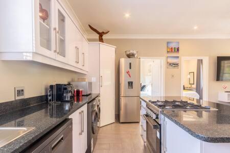 Apartment with Balcony - Photo 14