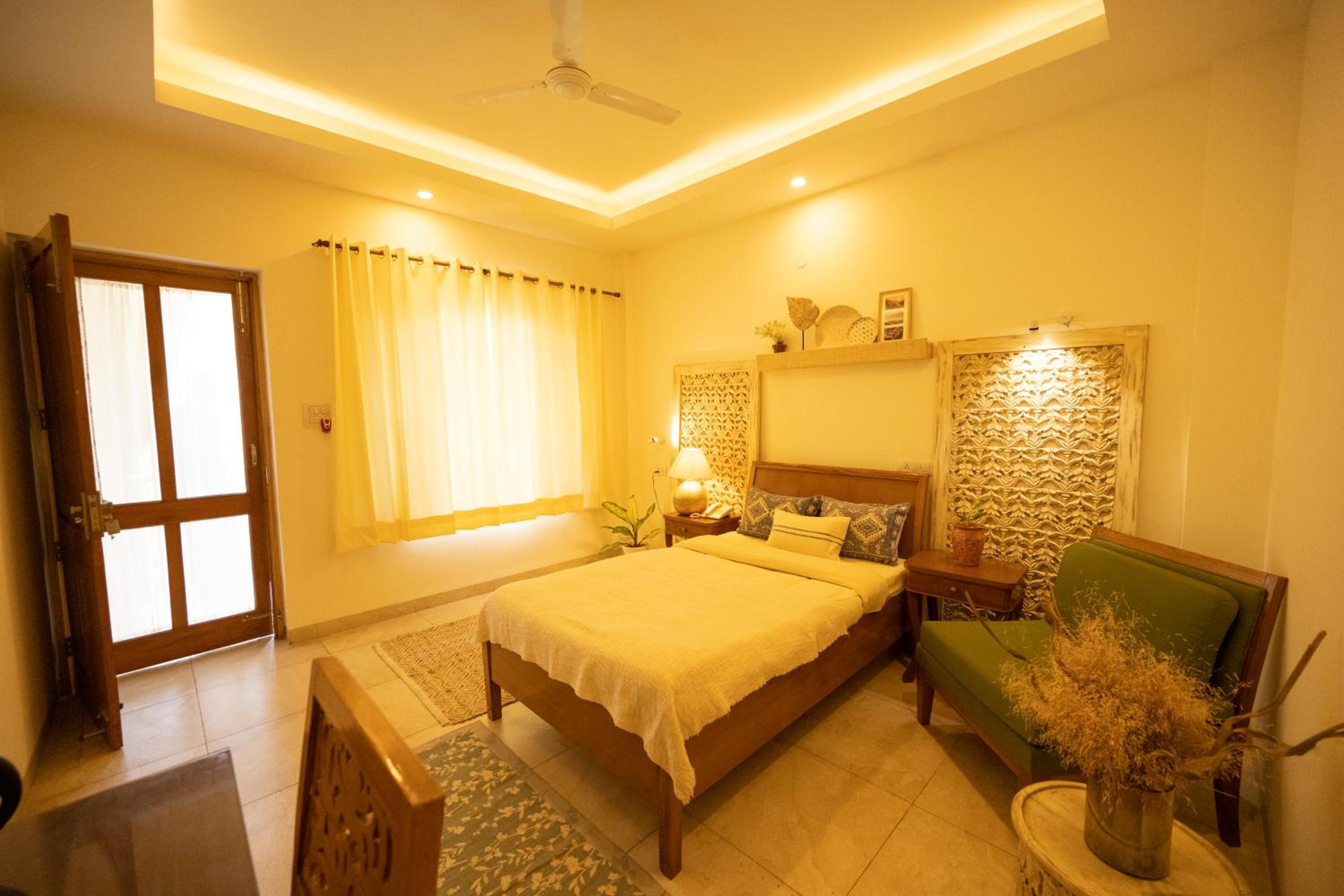 Deluxe Single Room With Pulse Diagnosis And Ayurvedic Short Treatment photo 1