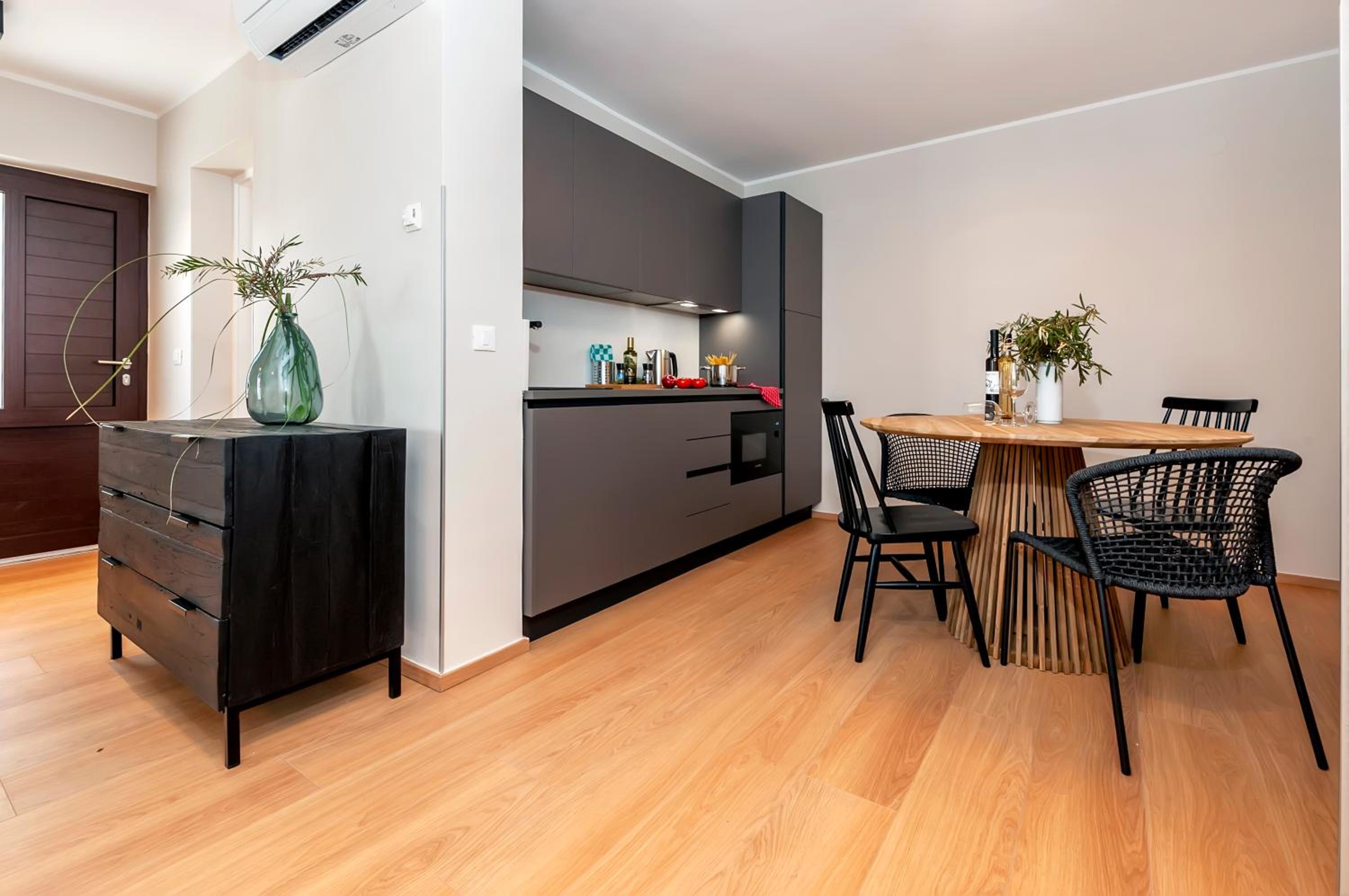  Ground Floor Apartment with Patio - Photo 3