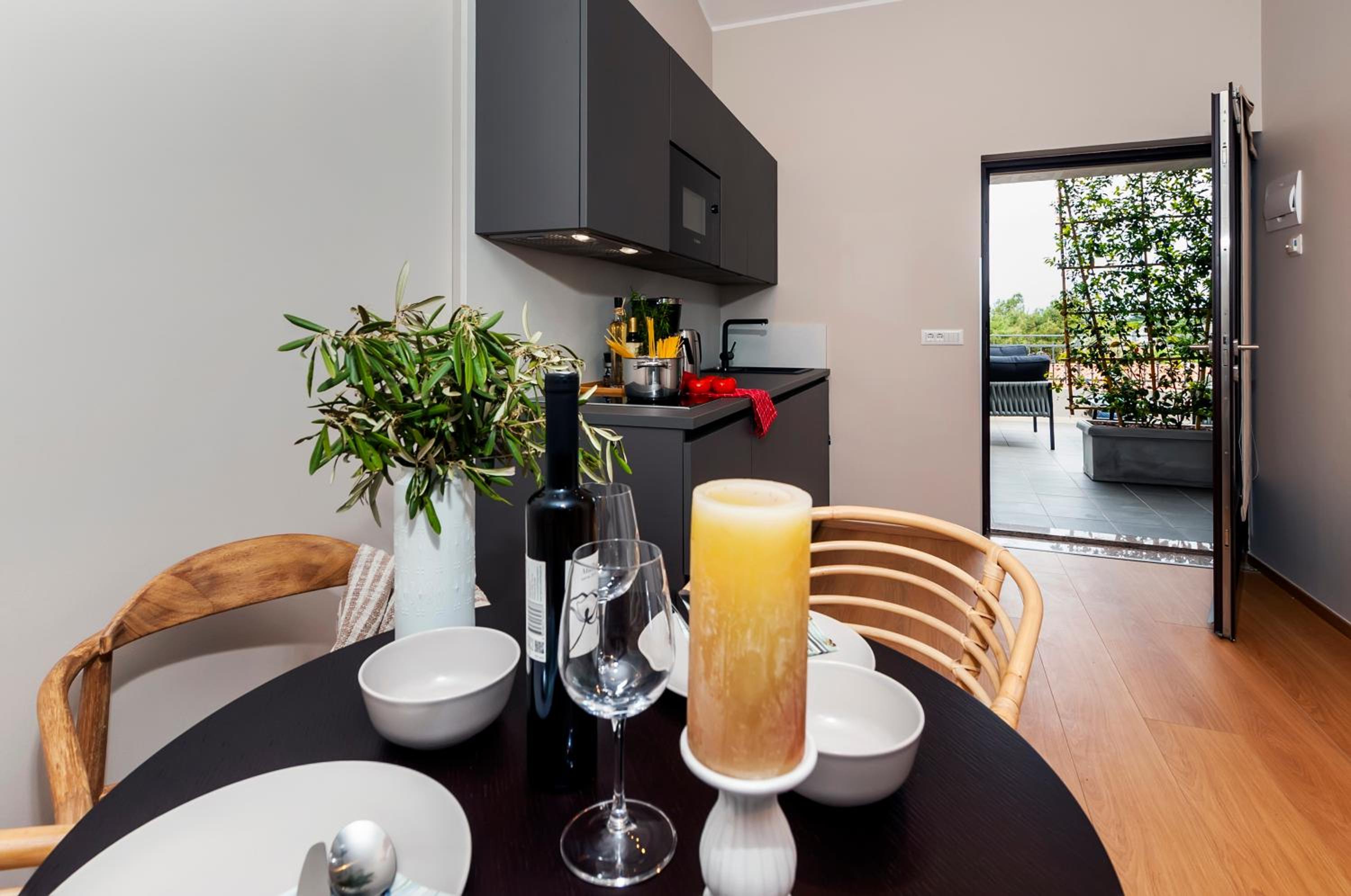 Apartment with Terrace - Photo 16