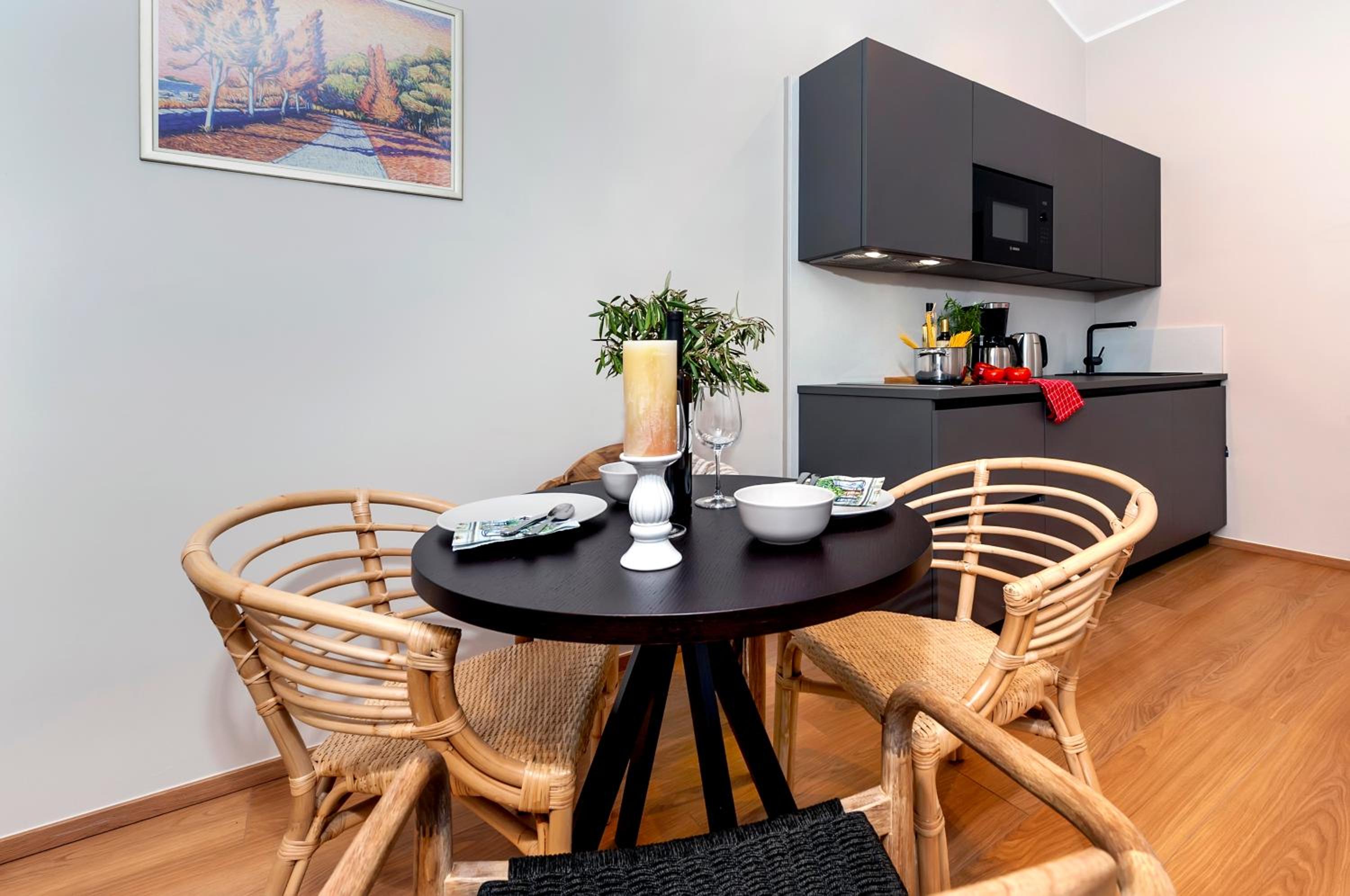 Apartment with Terrace - Photo 14
