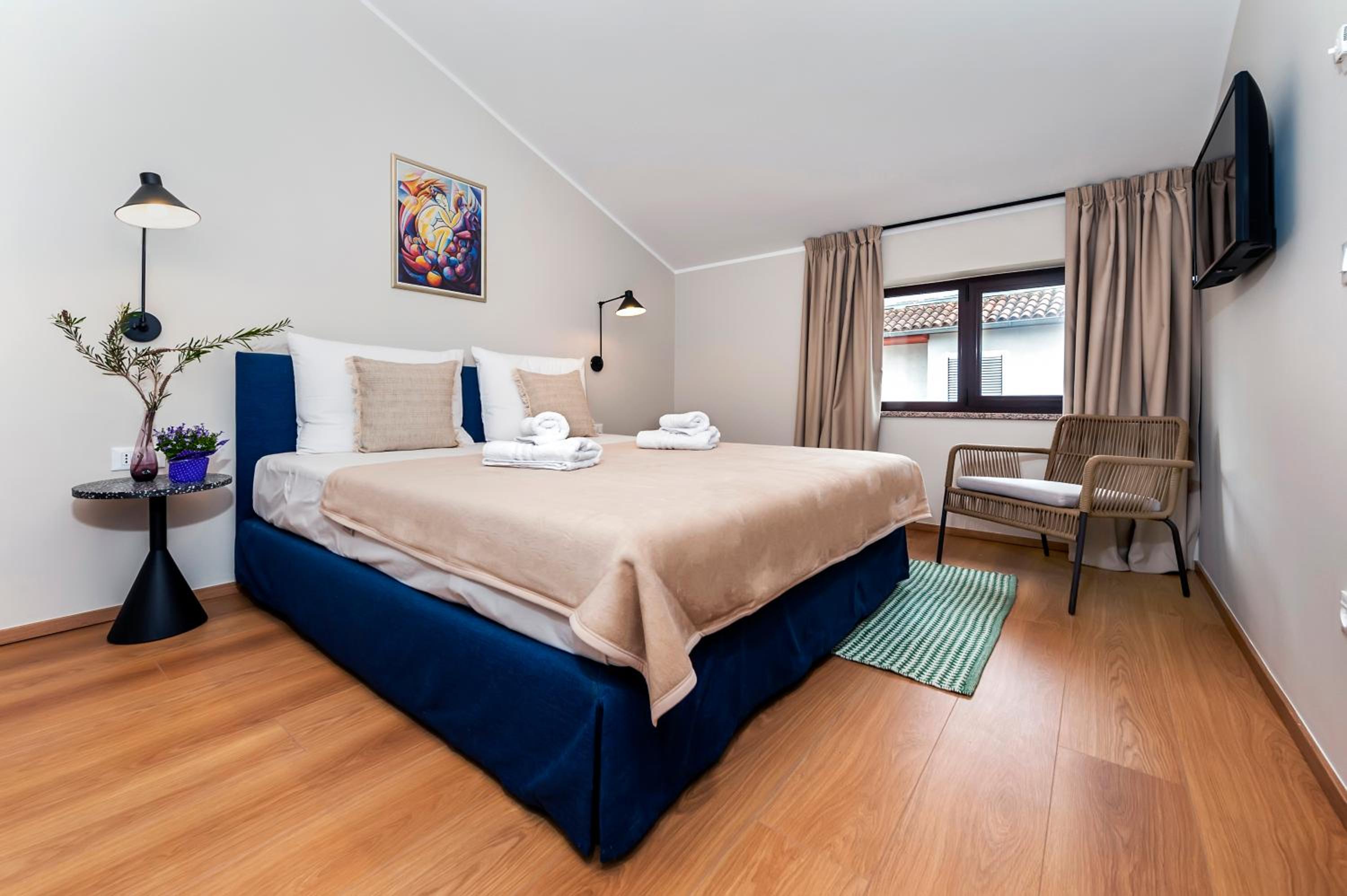Apartment with Terrace - Photo 12