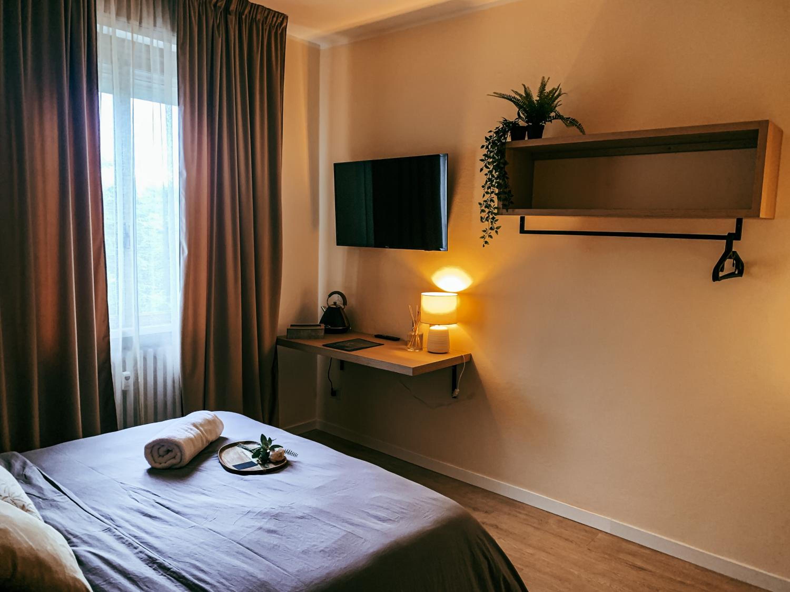 Standard Double Room - Photo 11