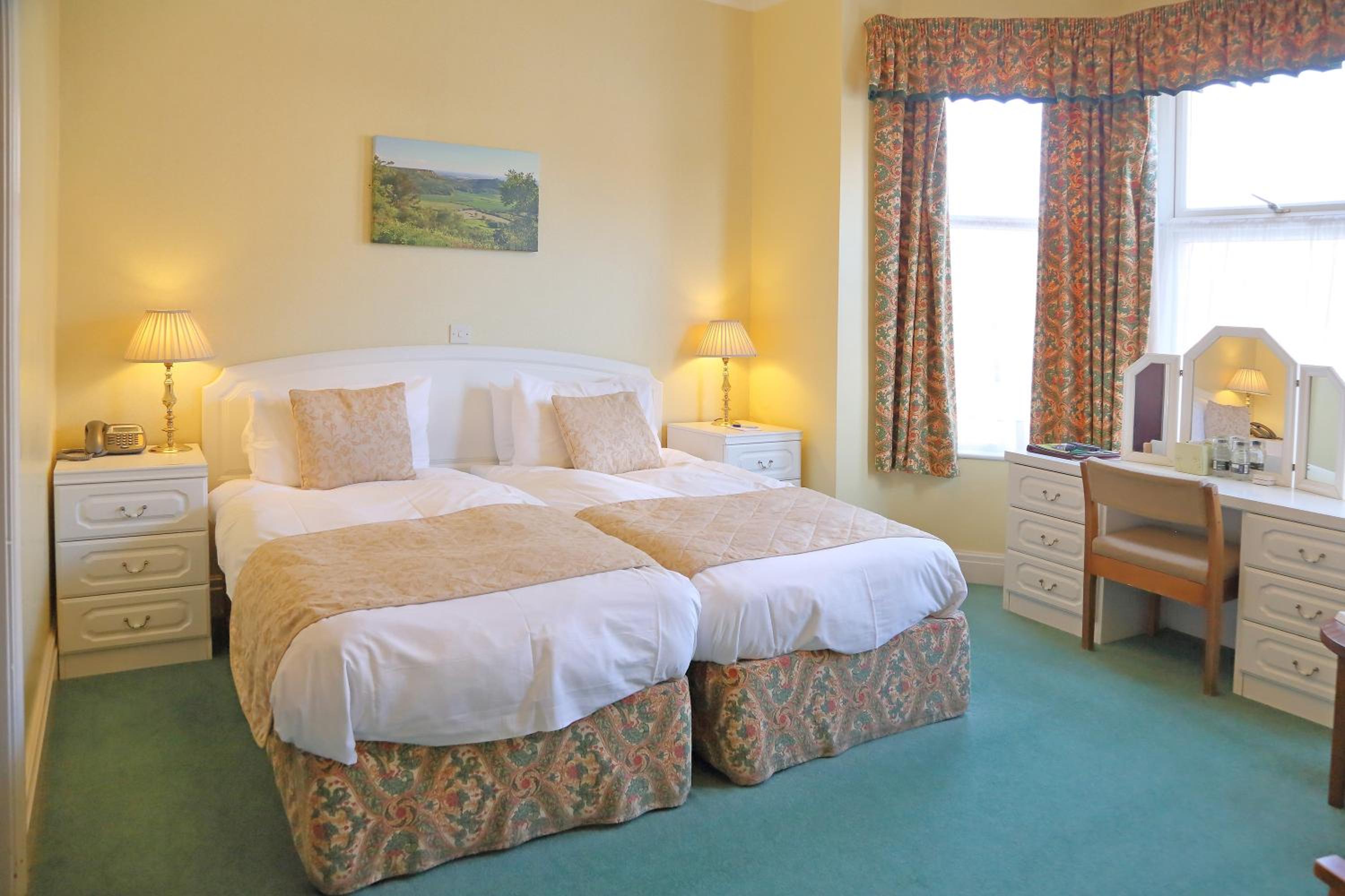 Deluxe Twin Room - Photo 2