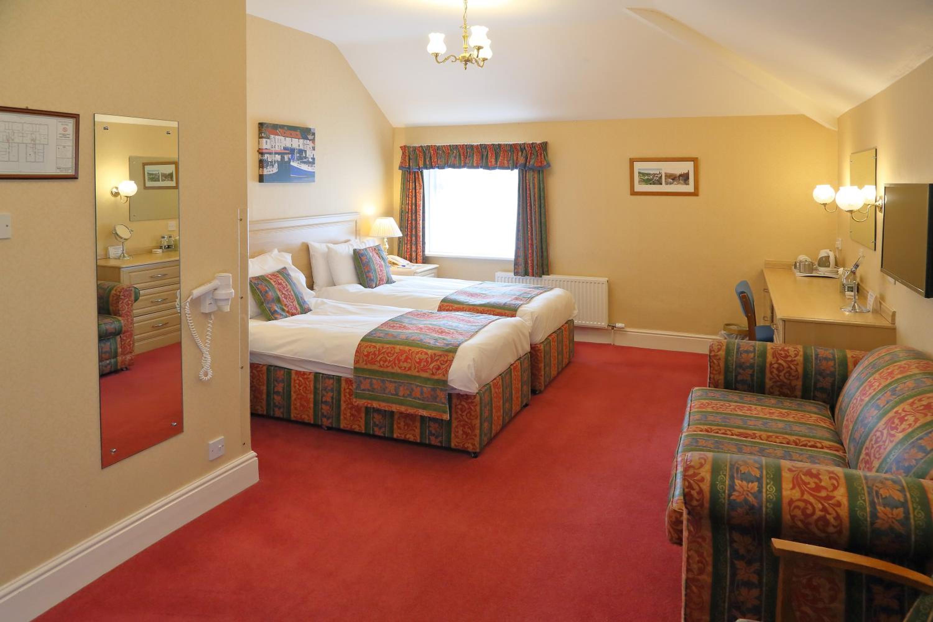 Deluxe Twin Room - Photo 6