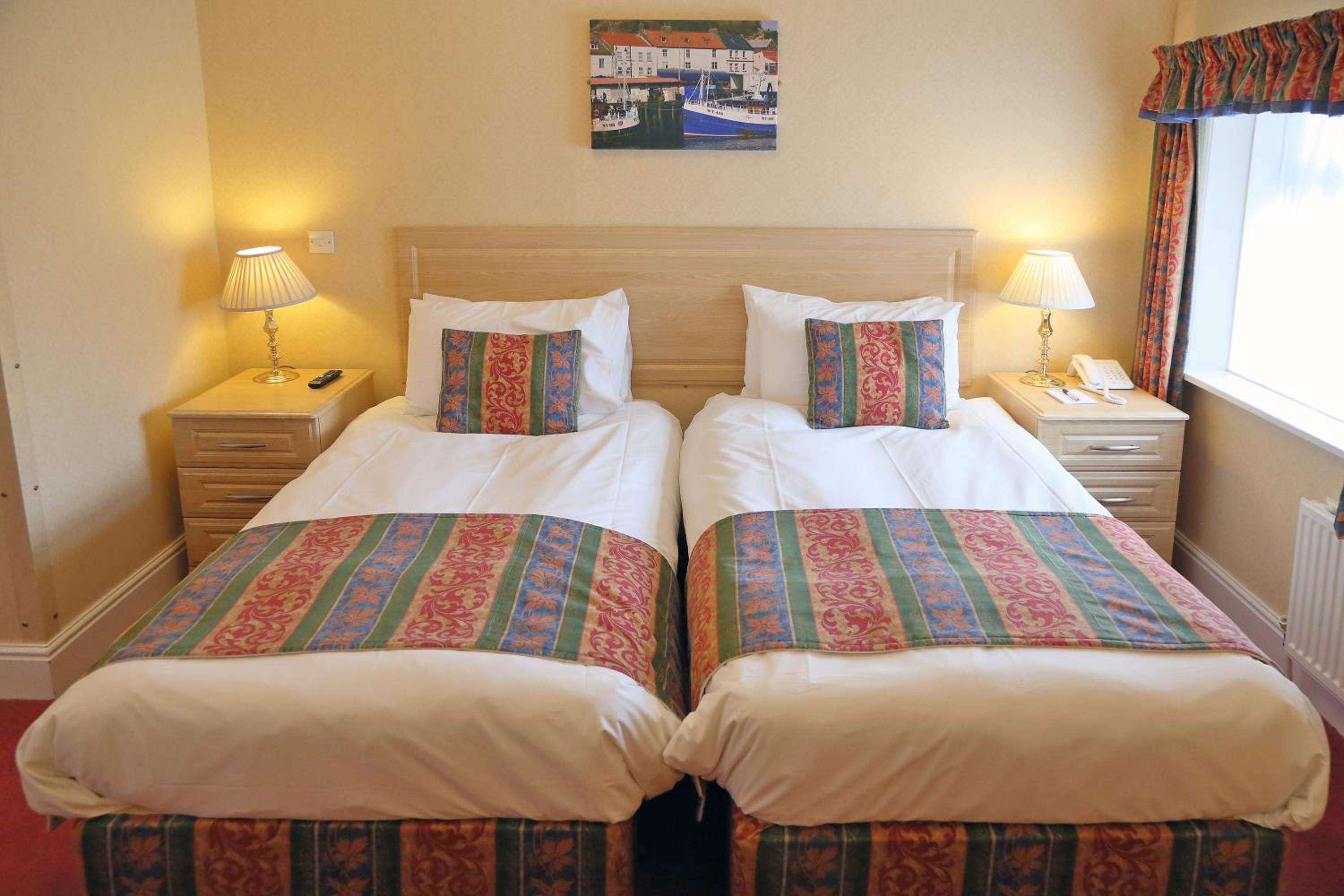 Deluxe Twin Room - Photo 11