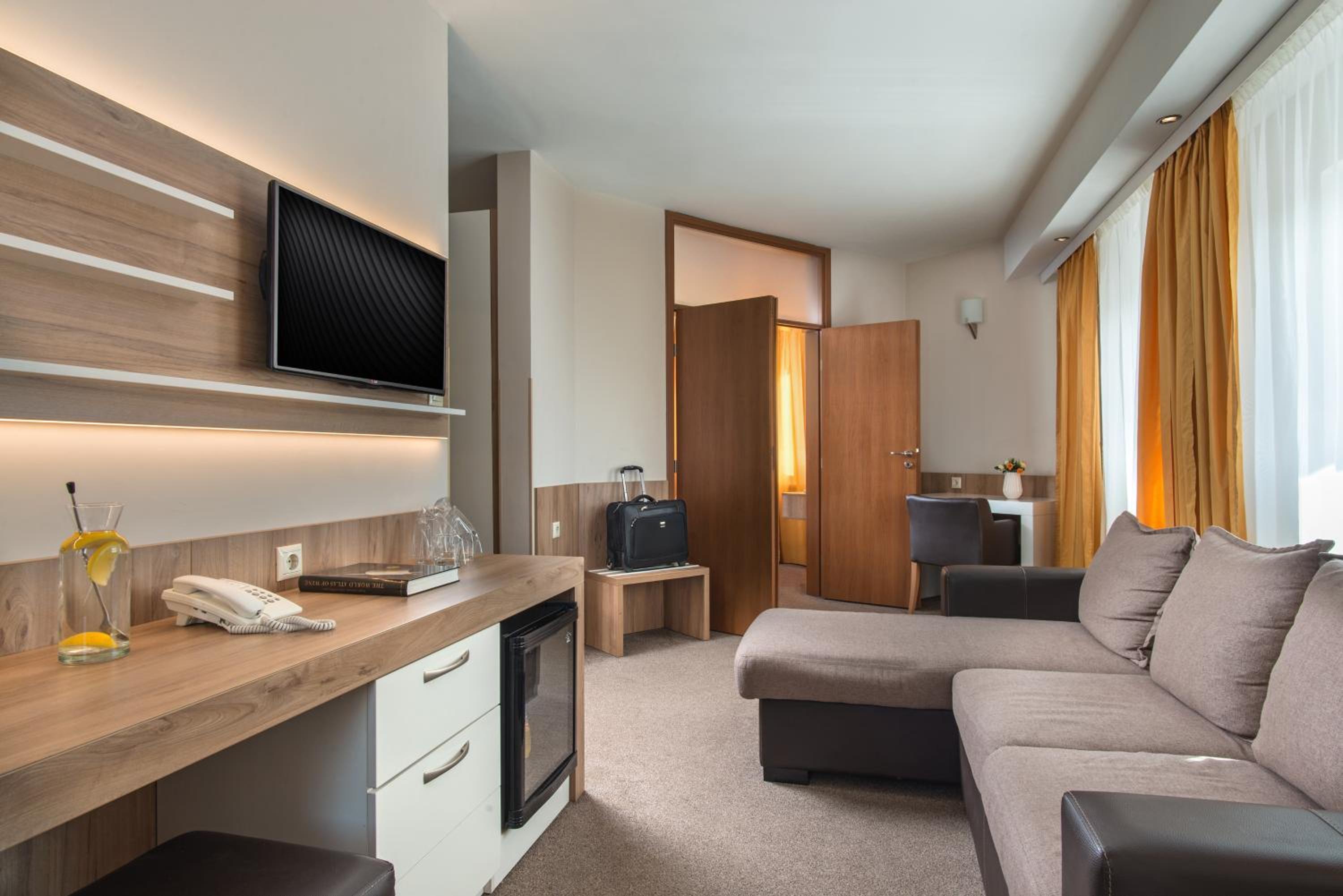 One-Bedroom Family Apartment photo 1