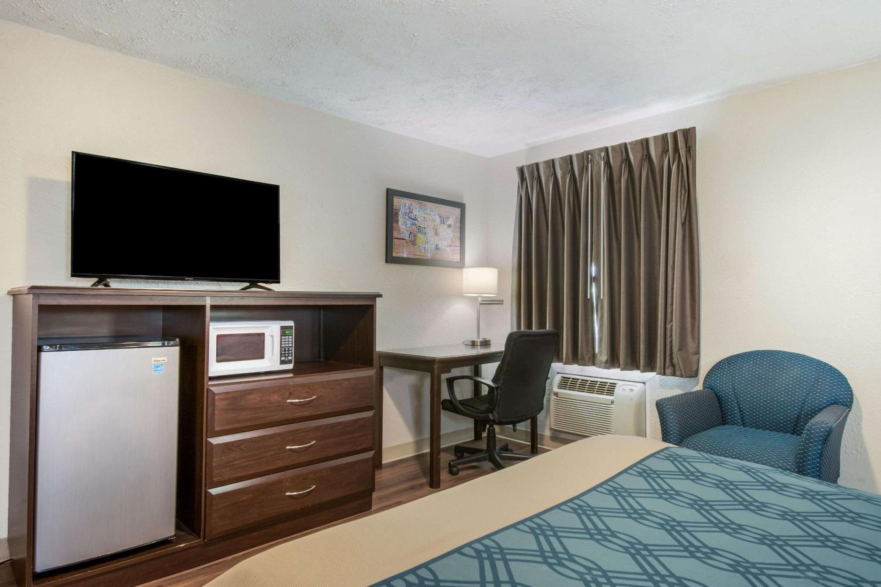 Queen Room - Accessible/Nonsmoking - Photo 1