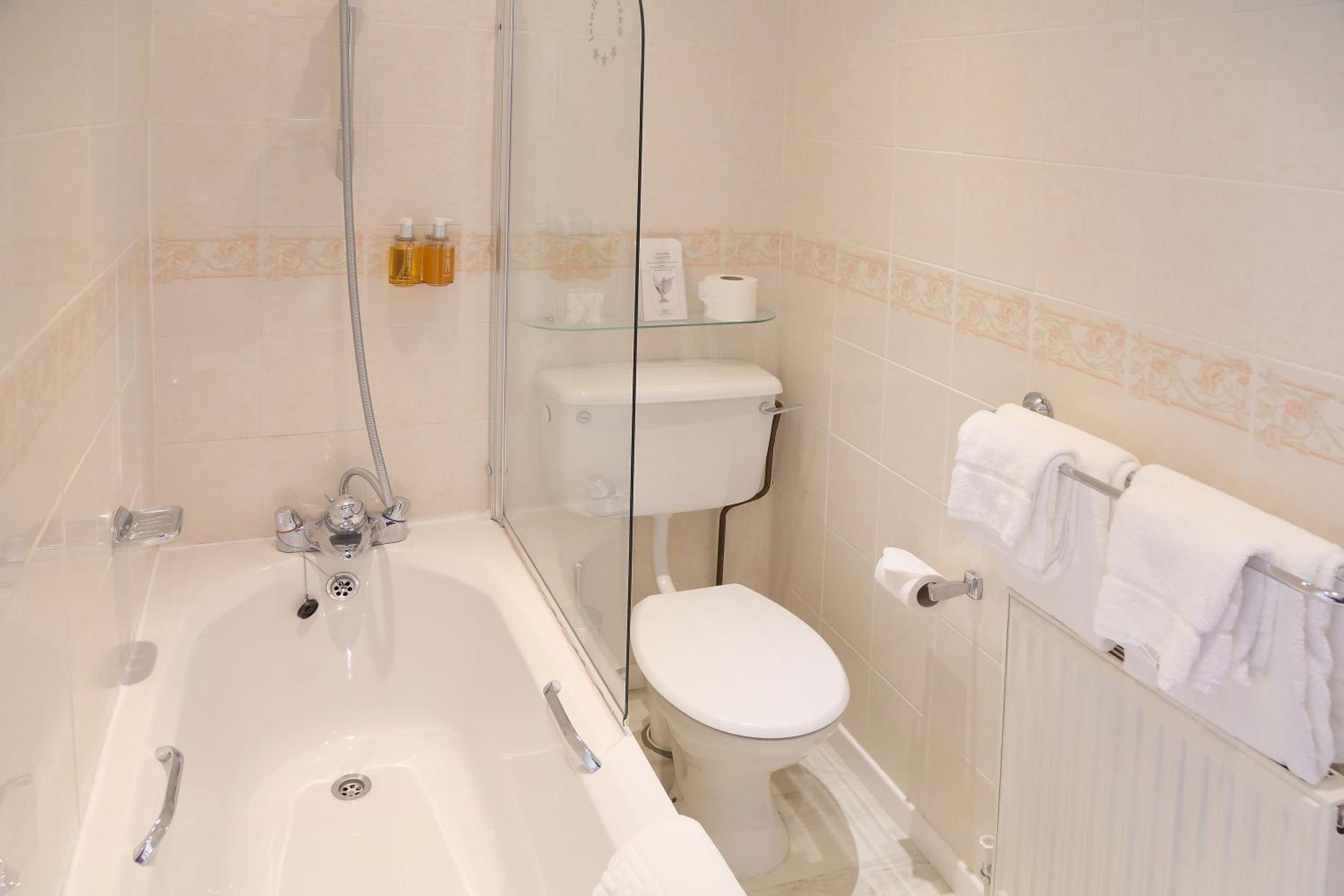 Twin Room - Photo 2