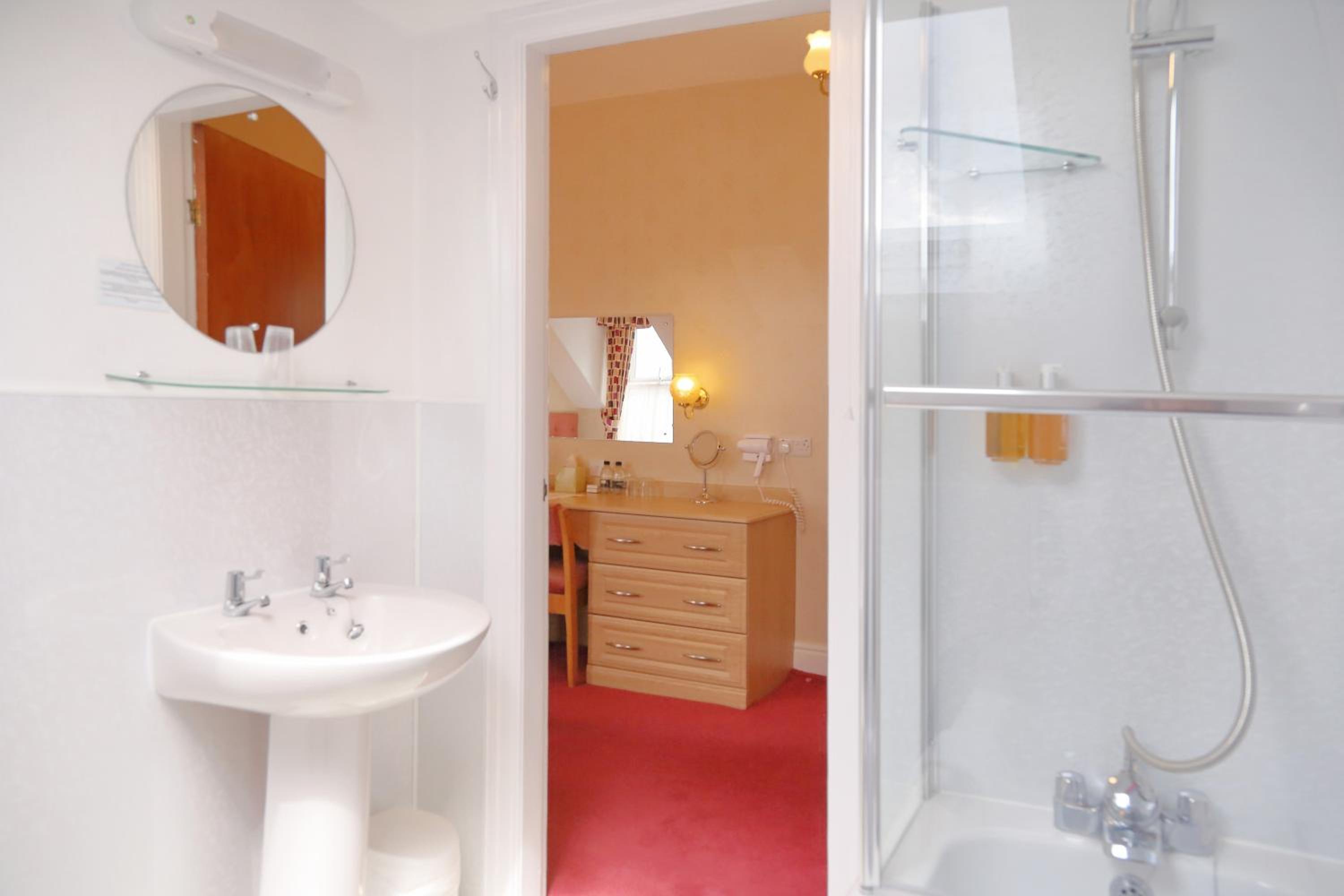 Deluxe Twin Room - Photo 25