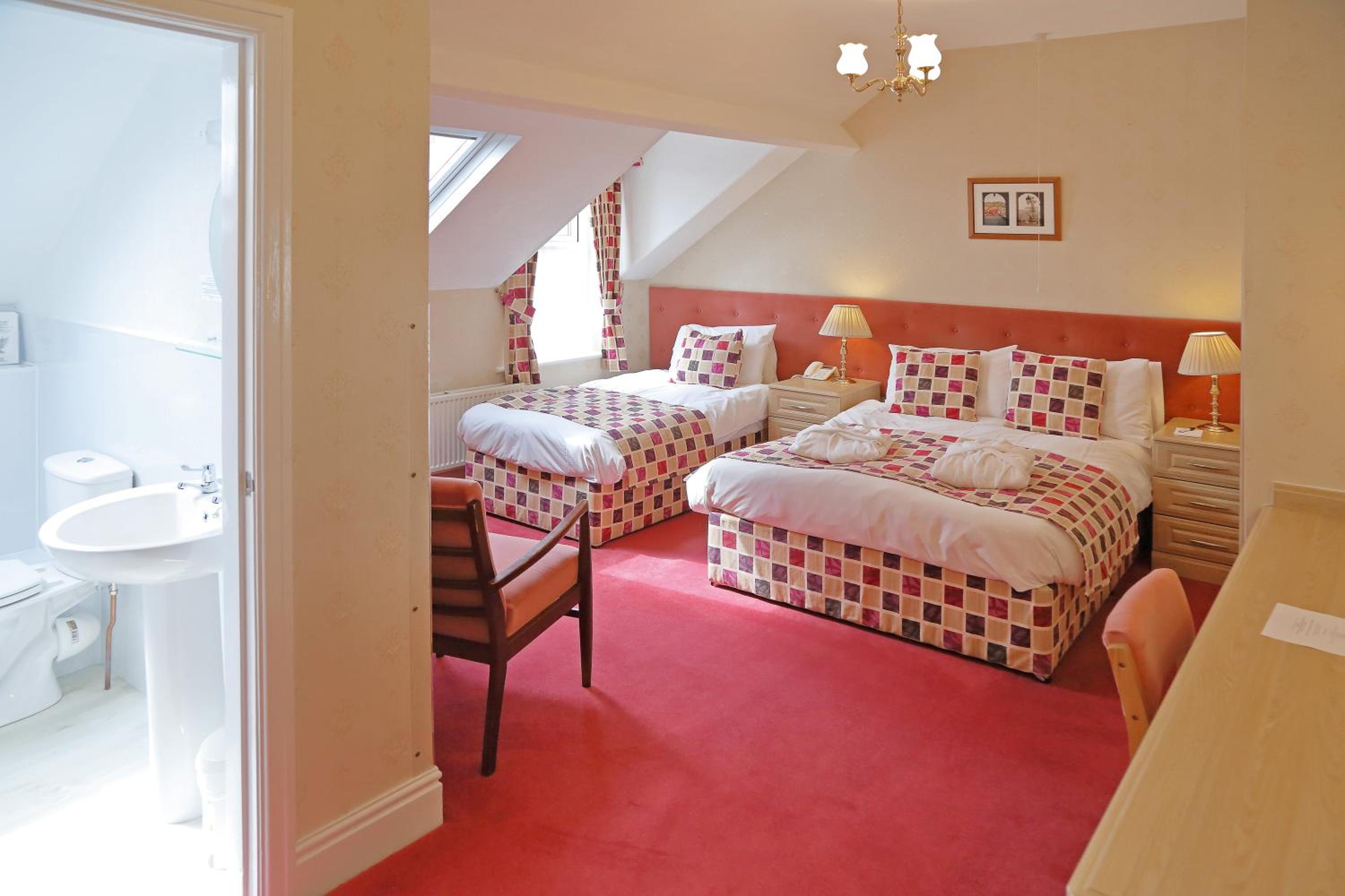 Deluxe Twin Room - Photo 27