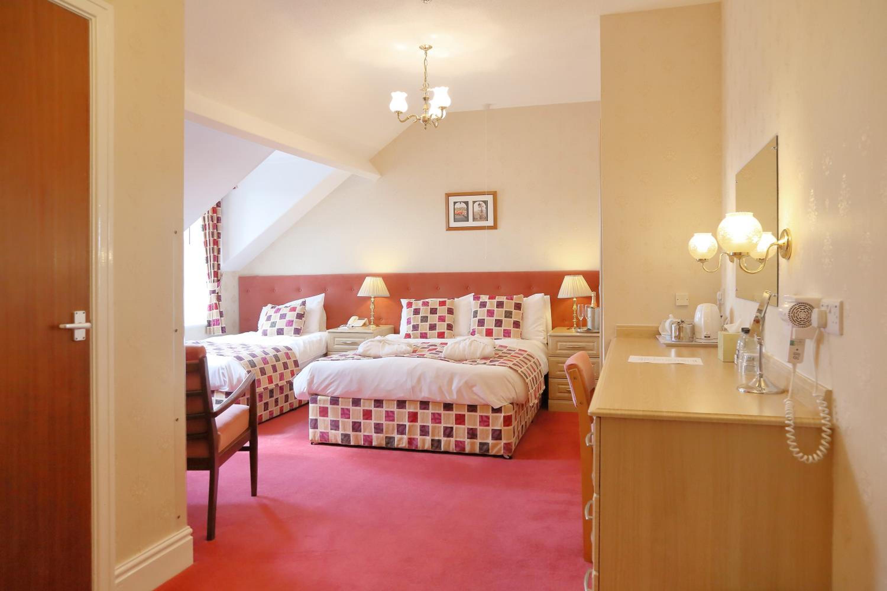 Deluxe Twin Room - Photo 28