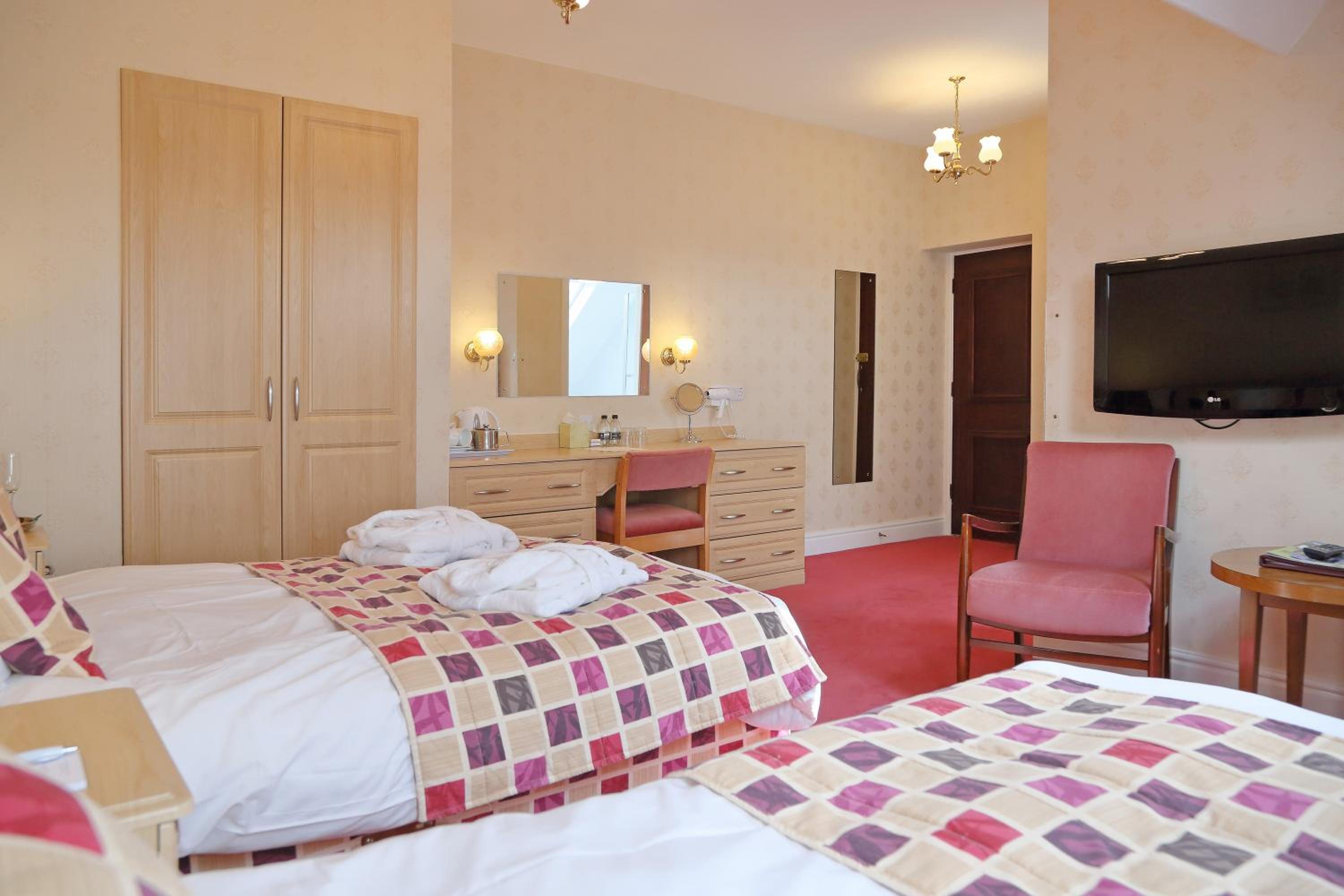 Deluxe Twin Room - Photo 16
