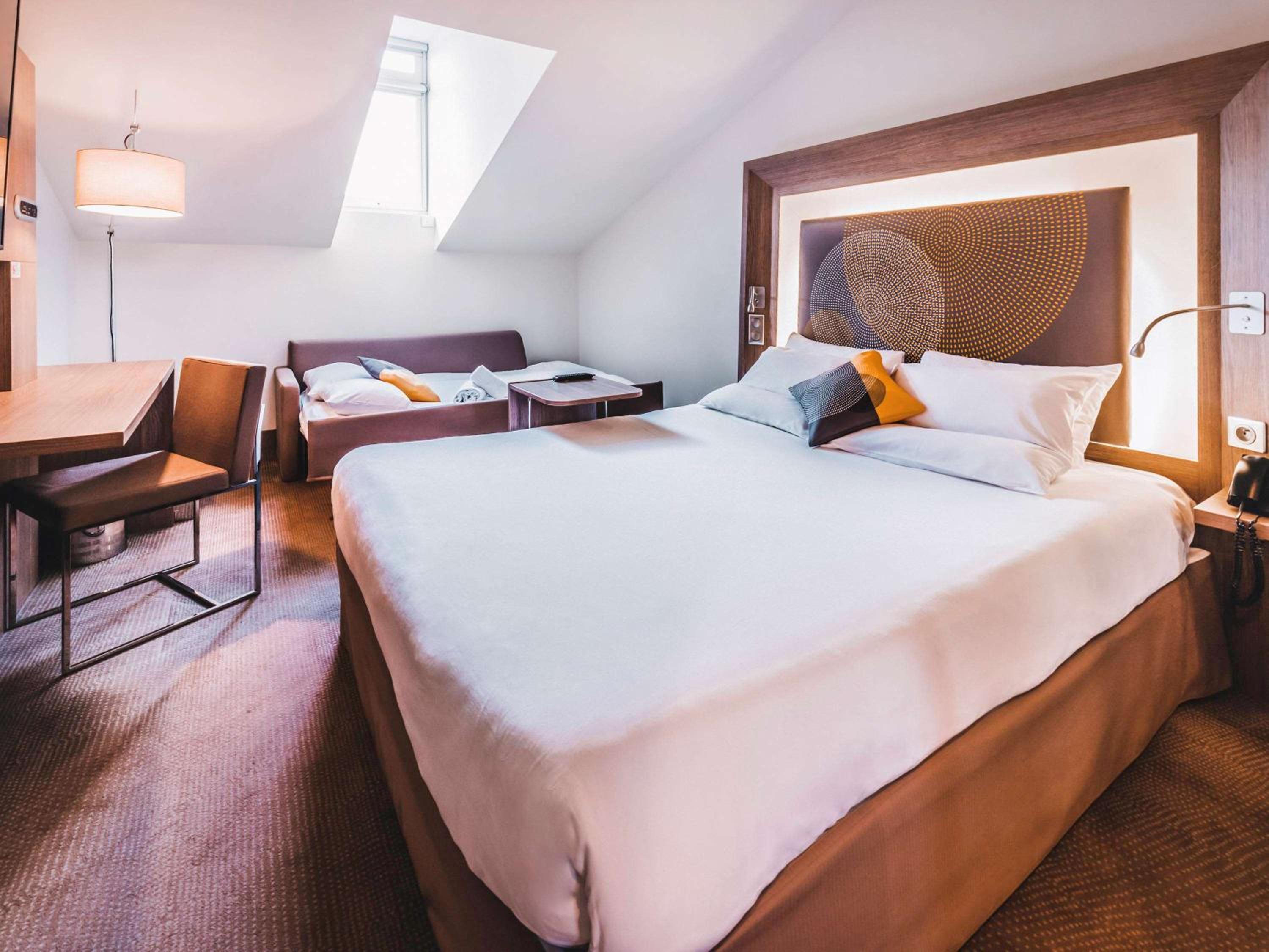 Executive Double Room with Sofa Bed - Top Floor photo 2