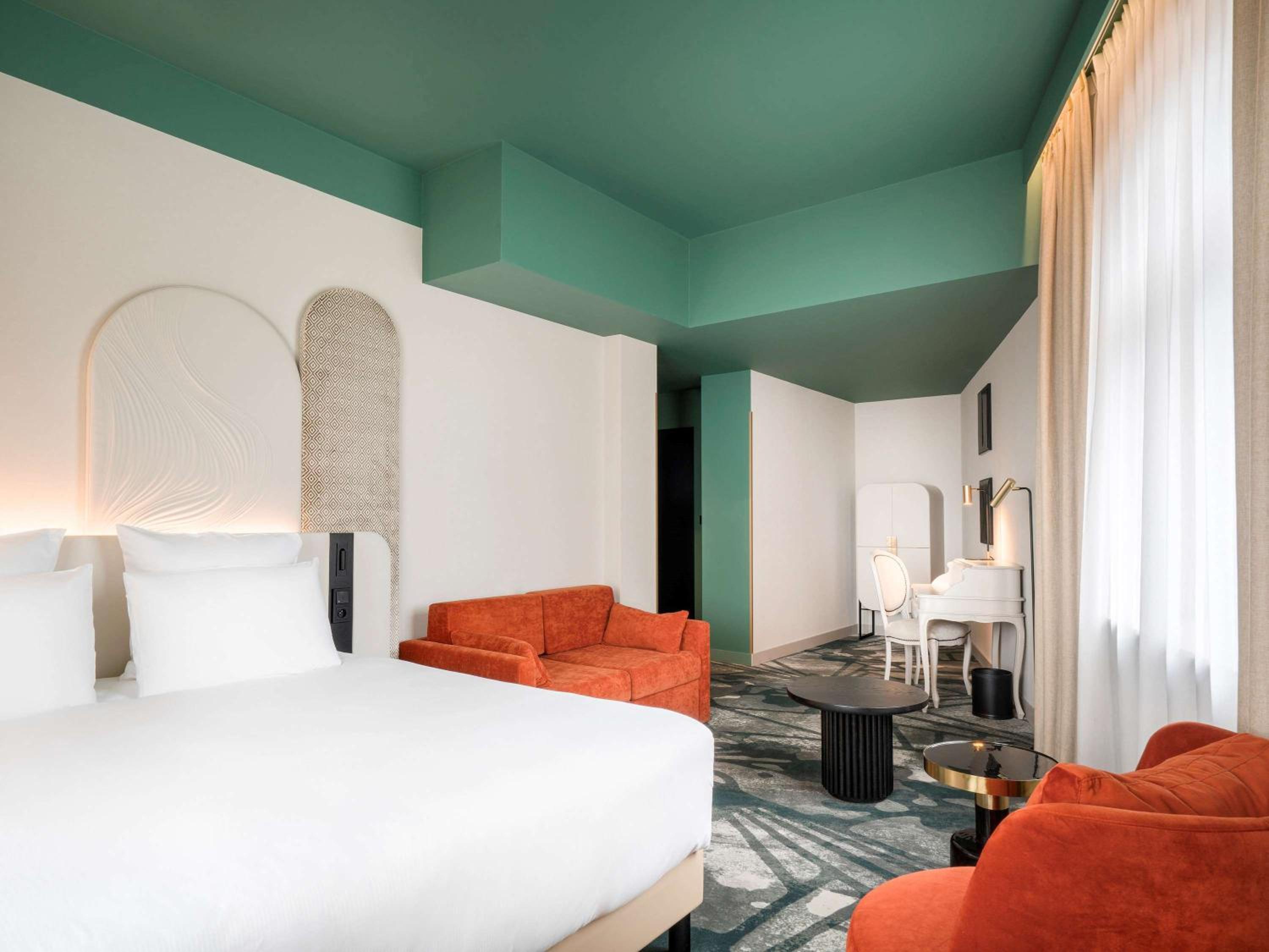 Deluxe Twin Room with Sofa bed - Photo 1