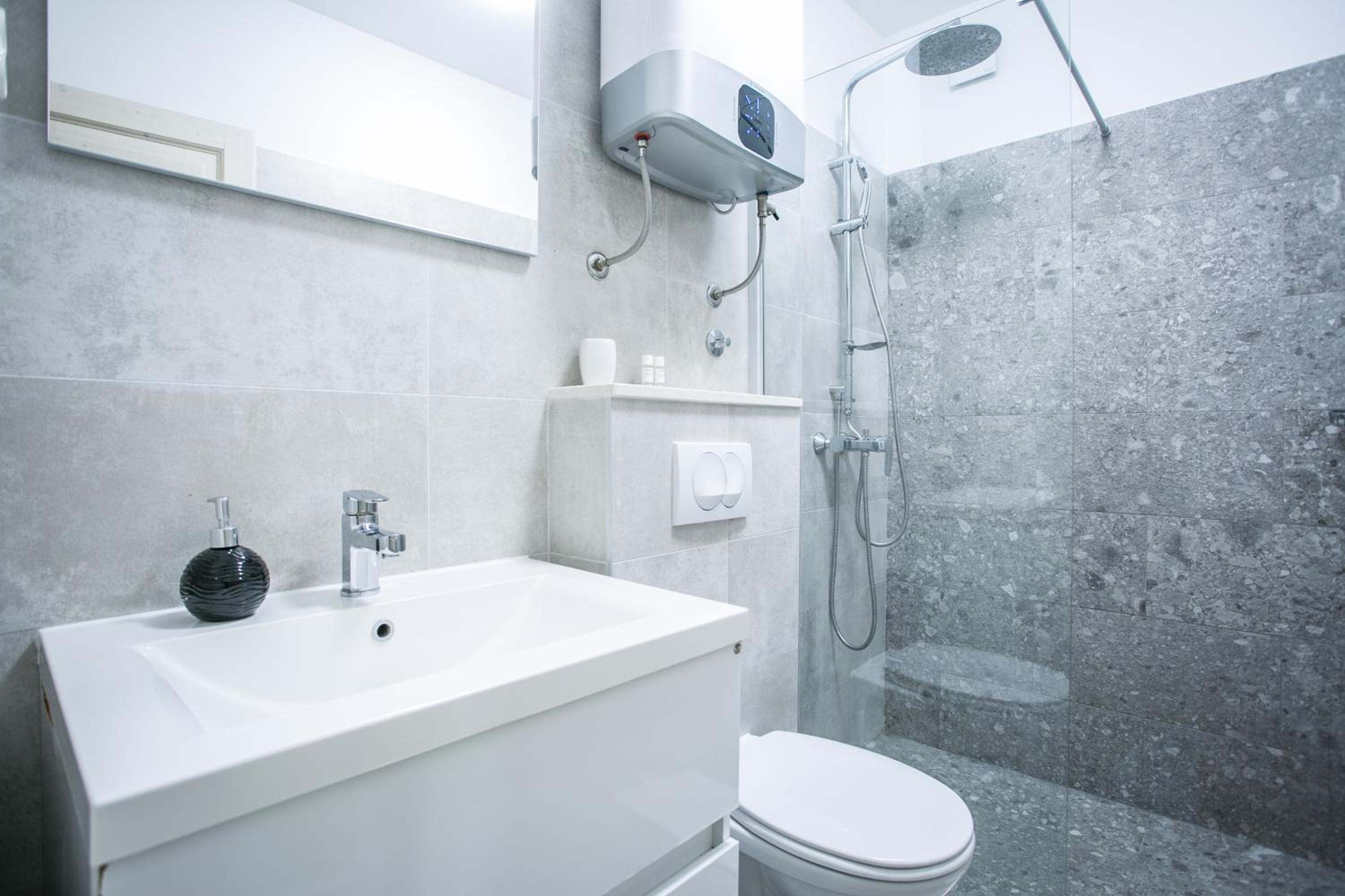 Superior Double or Twin Room with Terrace - Photo 8