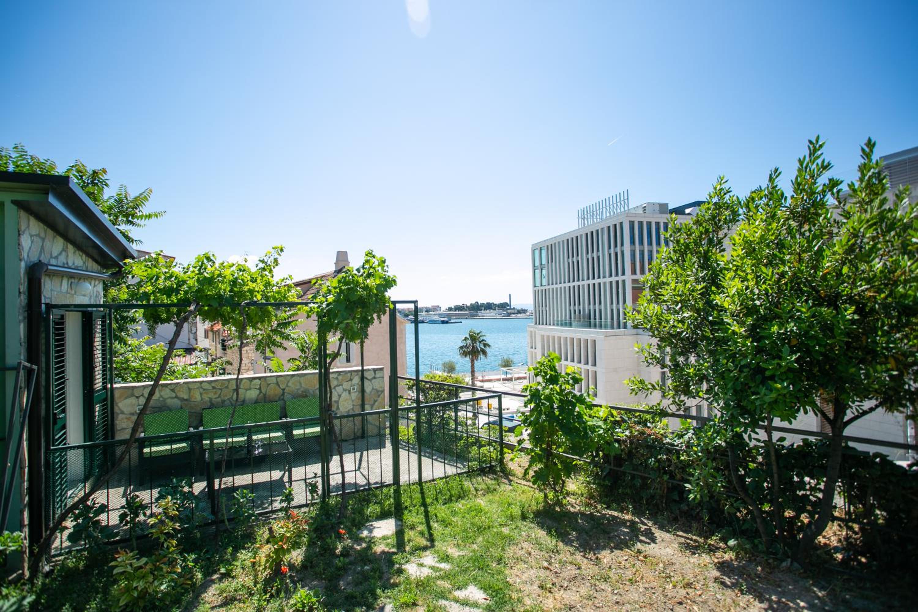Superior Double or Twin Room with Terrace - Photo 2