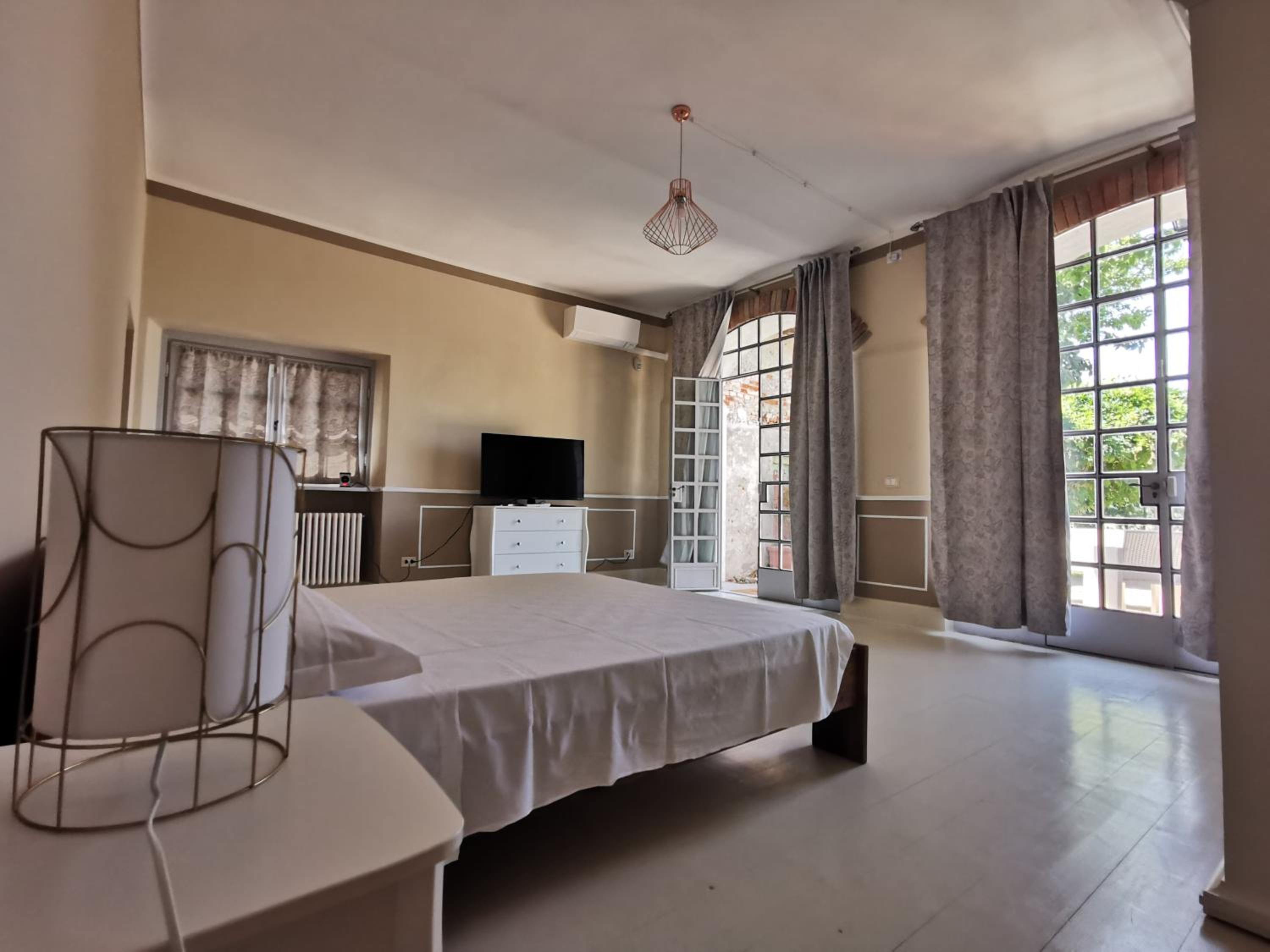 Queen Room with Garden View - Photo 8
