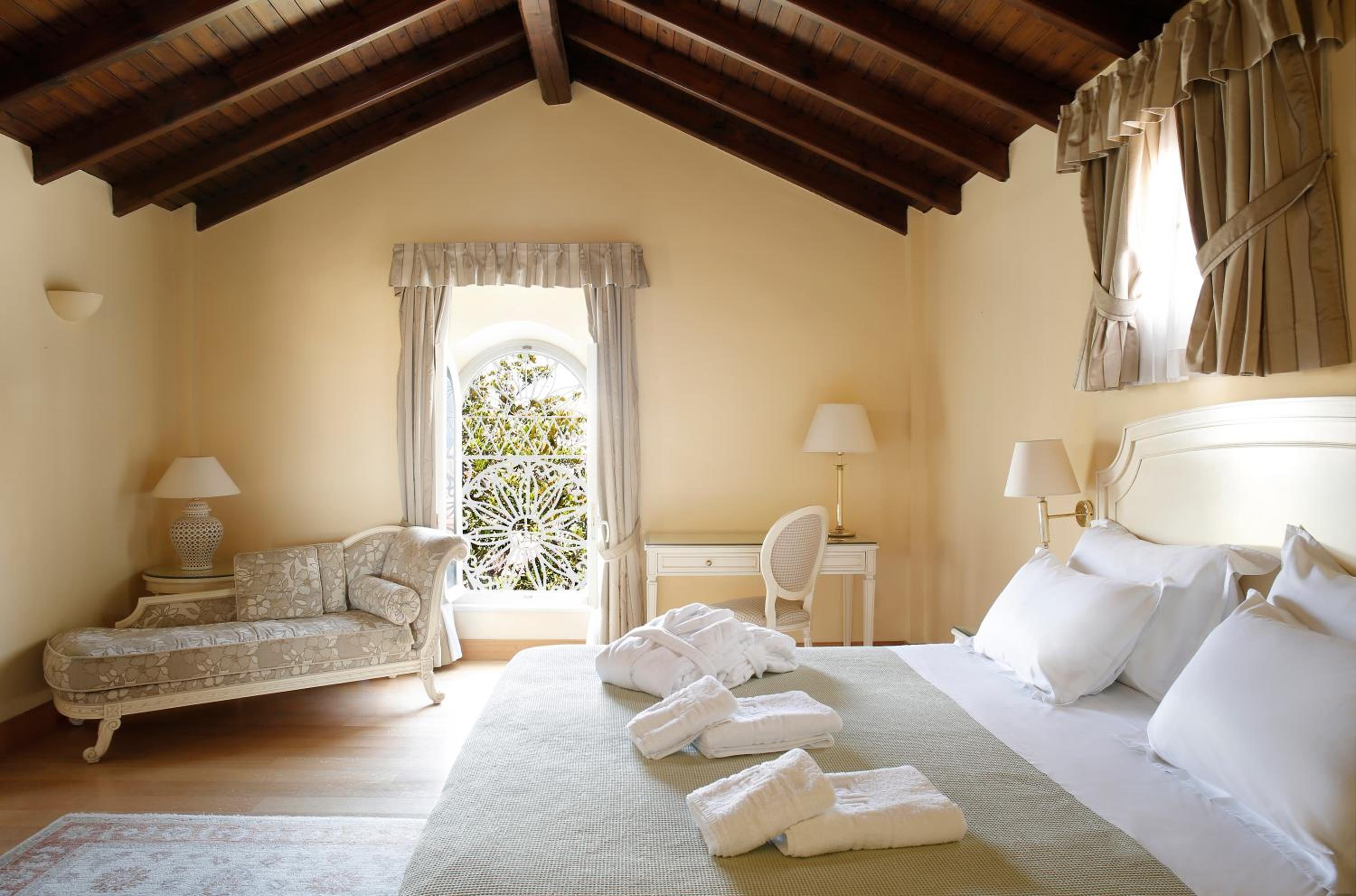 Suite with Fortress View - Photo 20