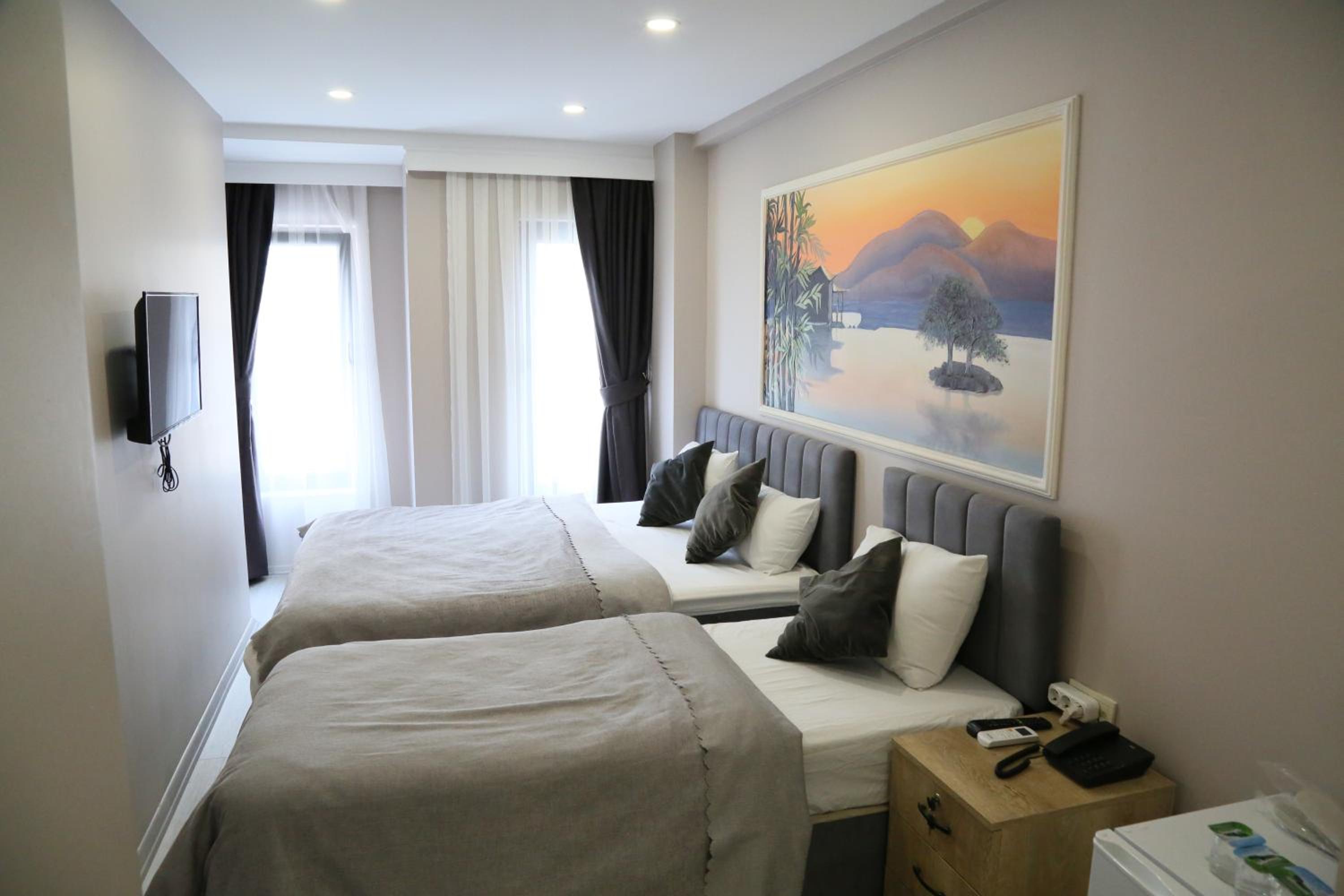 Standard Triple Room photo 2