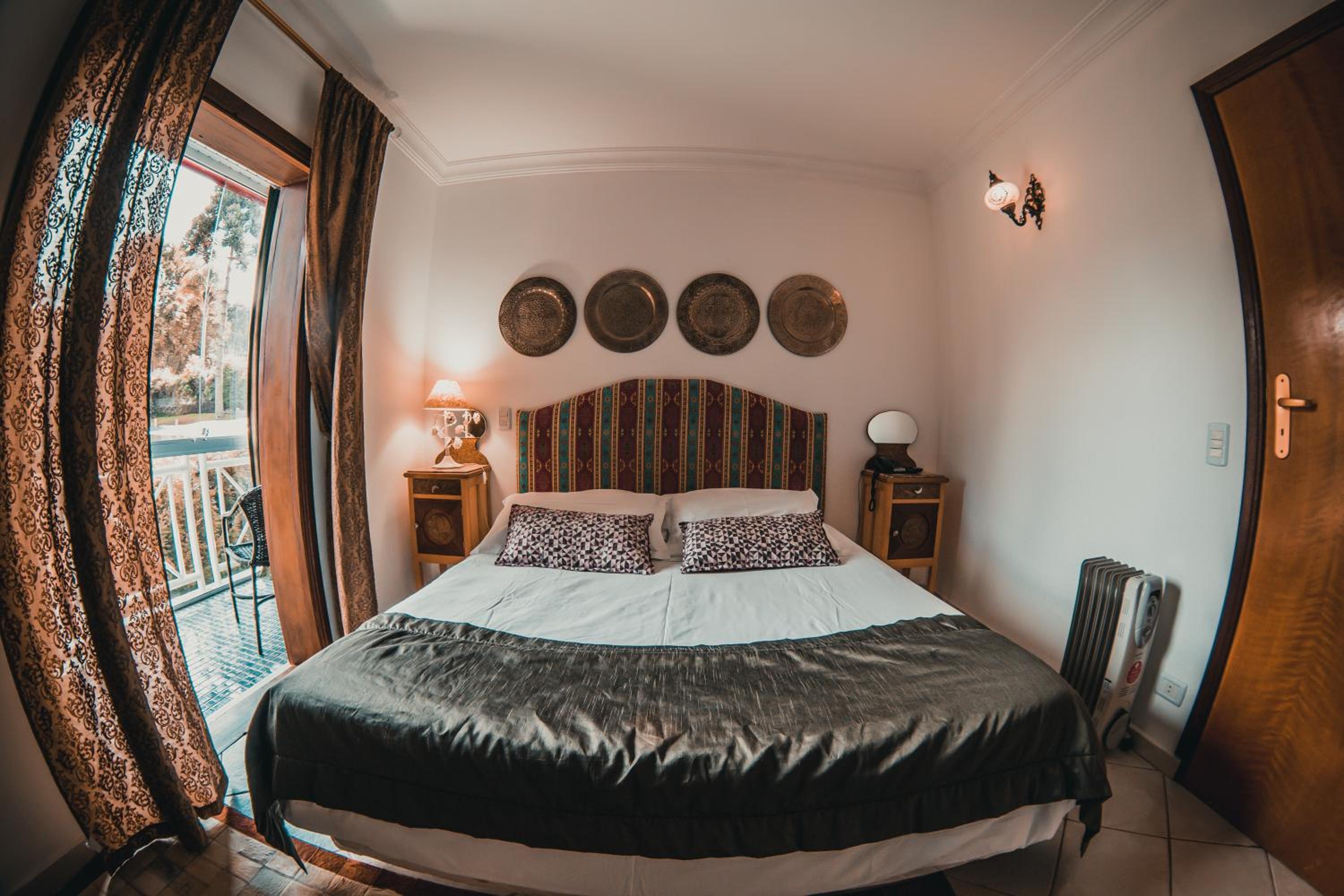 Deluxe Suite with Spa Bath